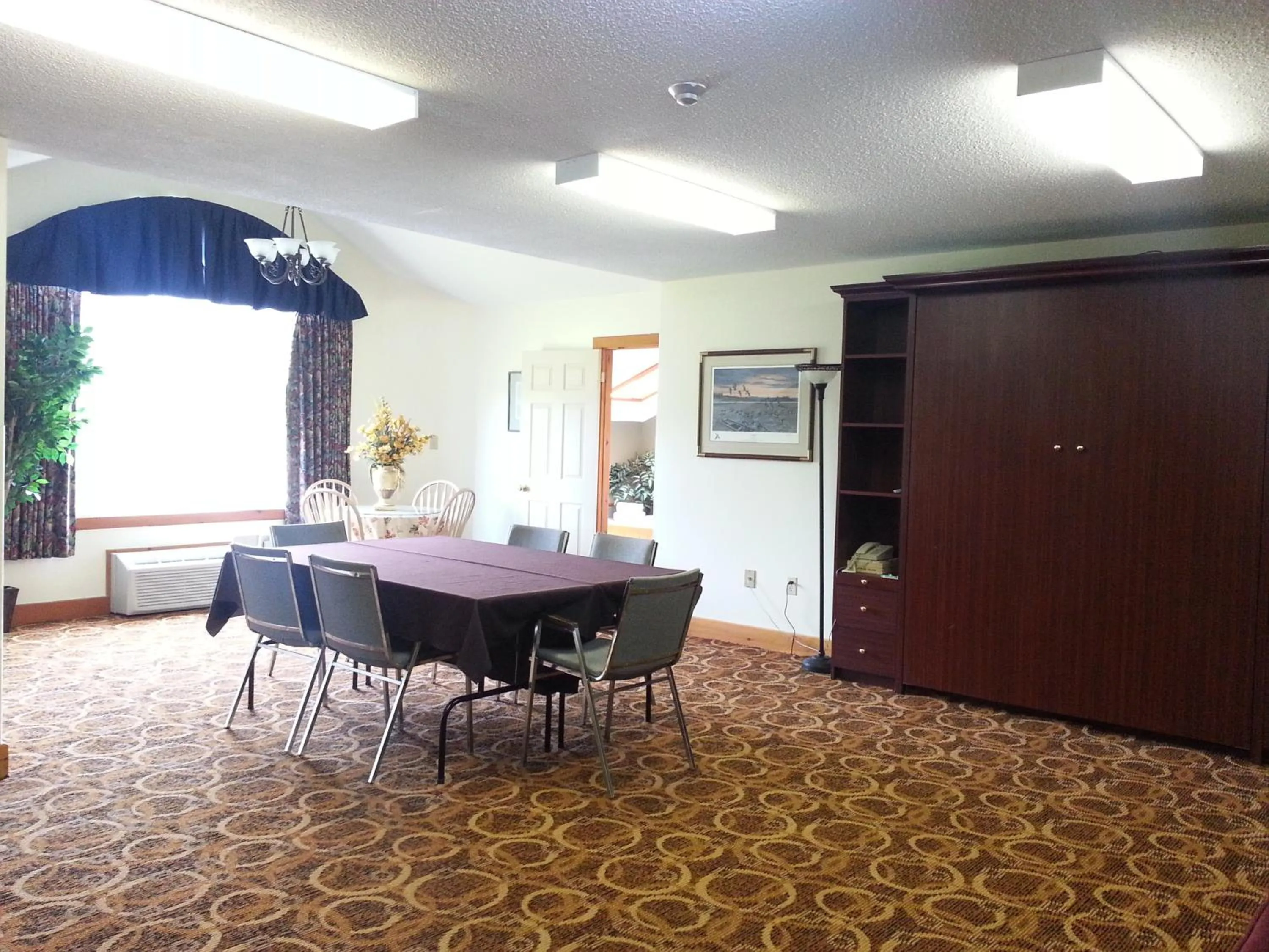 Business facilities in Granite Town Hotel