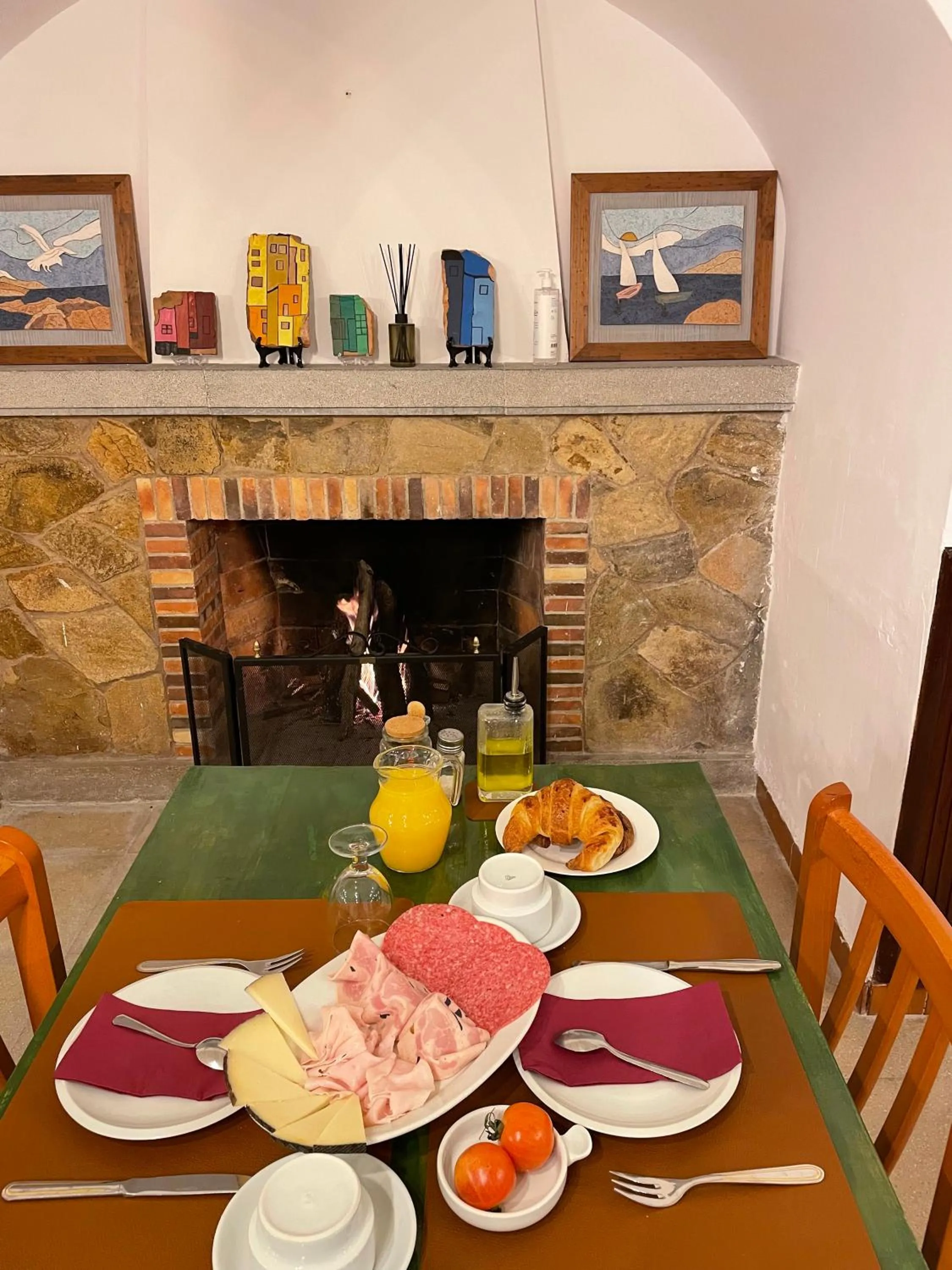 Restaurant/places to eat in P&R hostals Can Tort