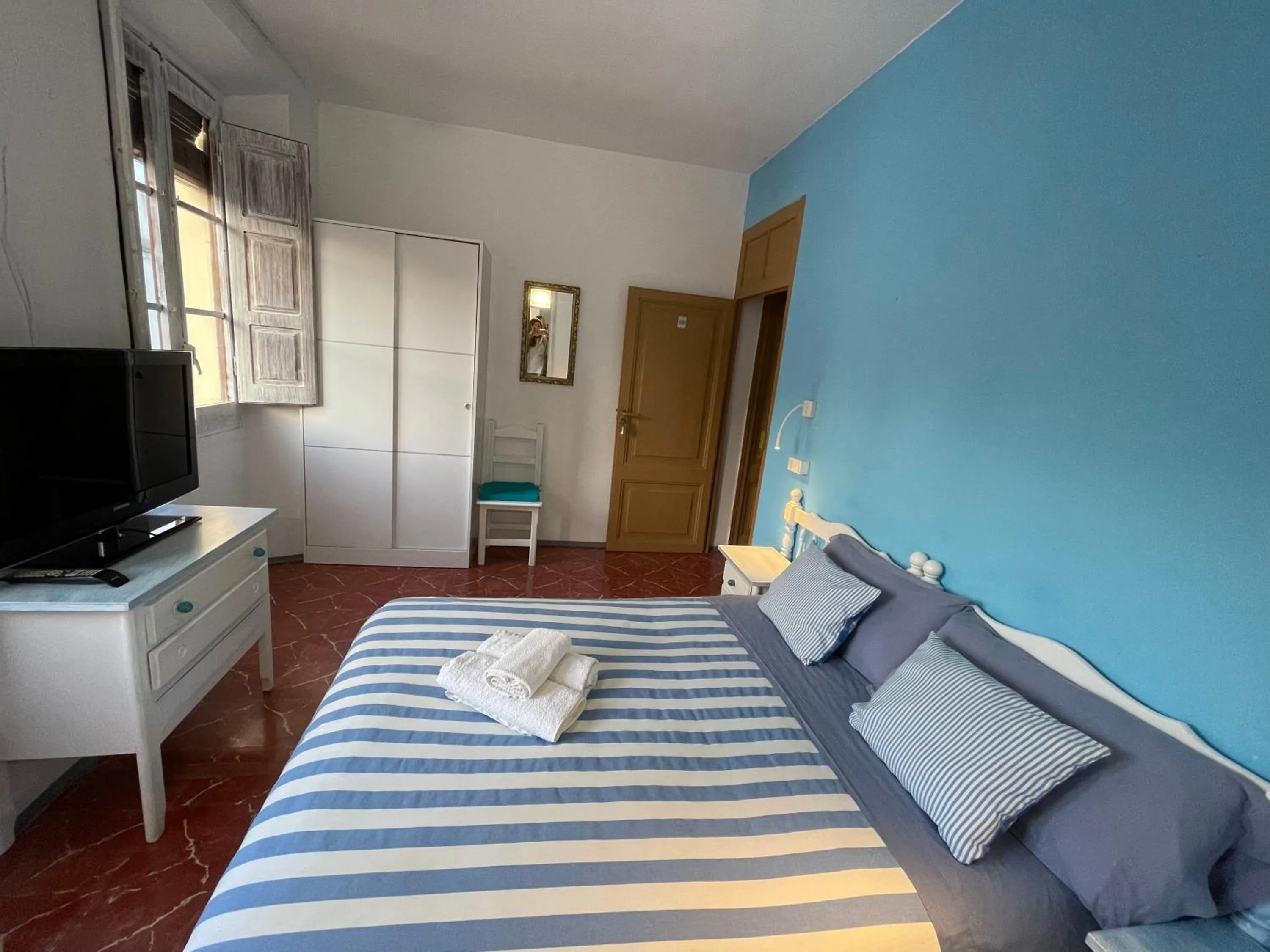 Bed in P&R hostals Can Tort