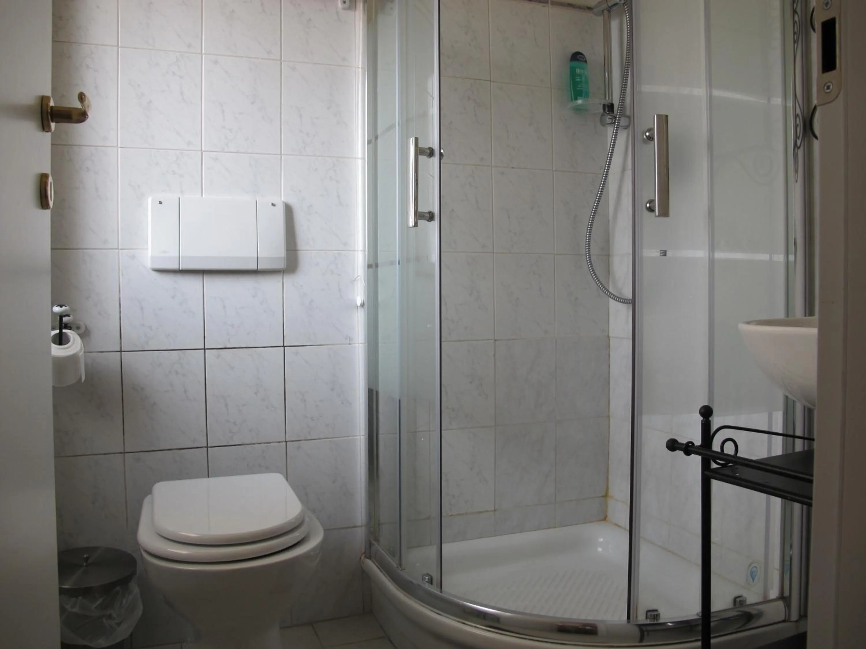 Shower in Santa Croce