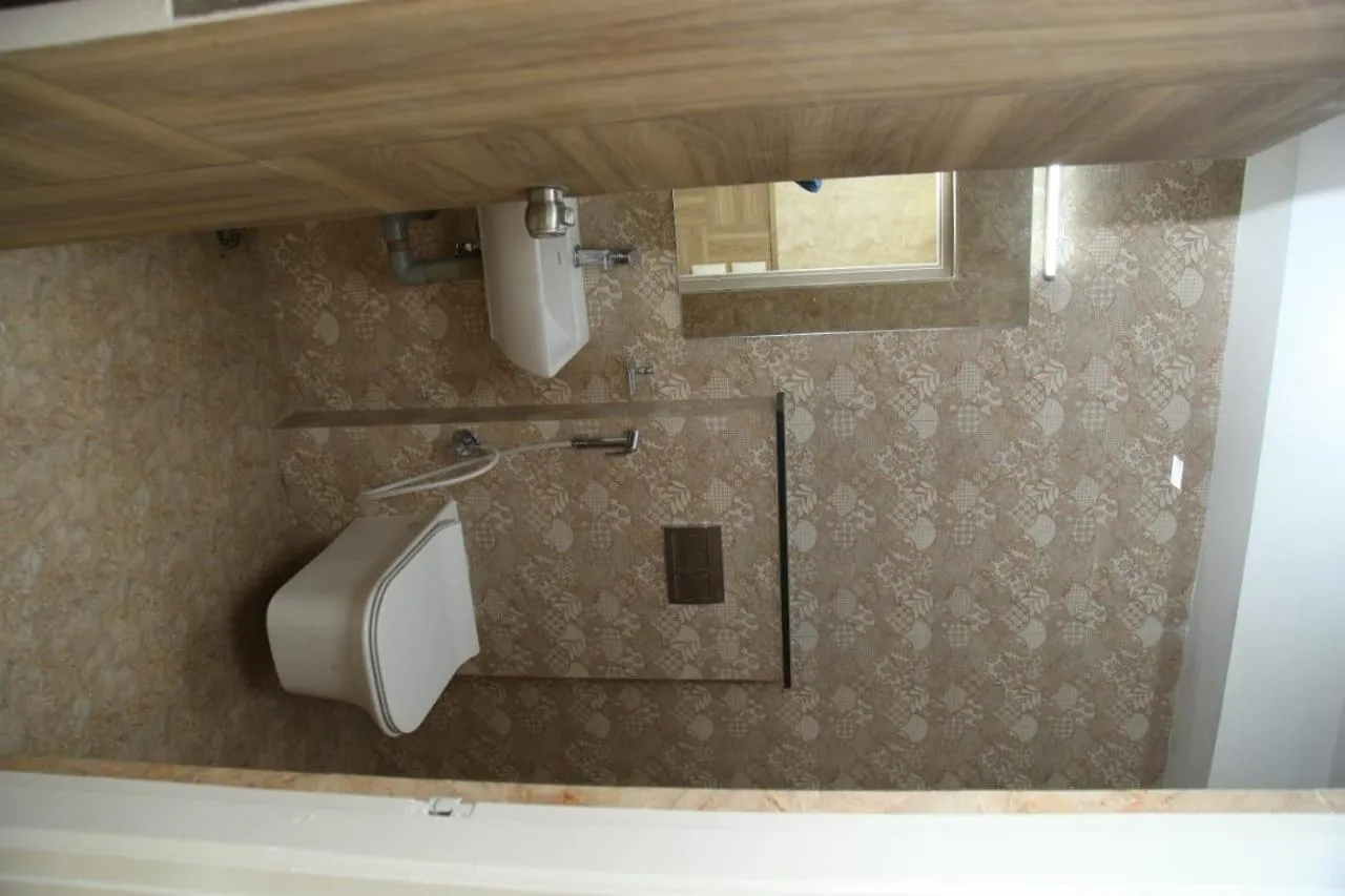 Shower in century courtyard