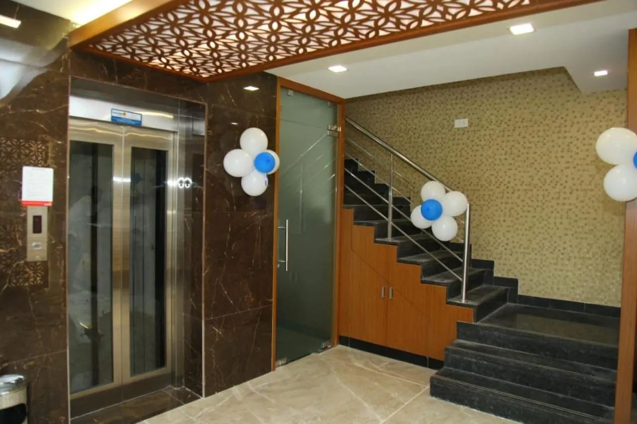 elevator in century courtyard