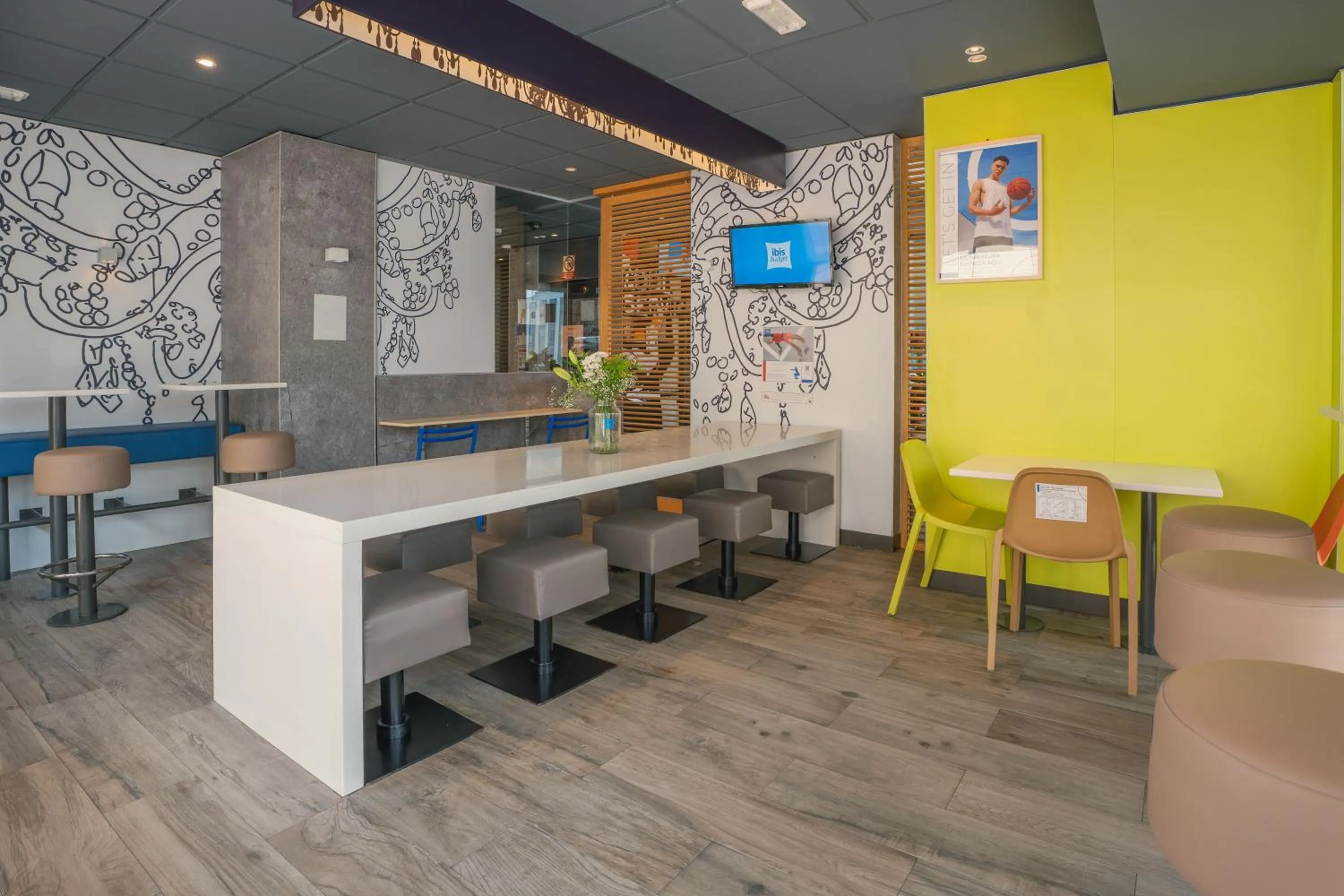 Lounge or bar in Ibis Budget Madrid Calle Alcalá