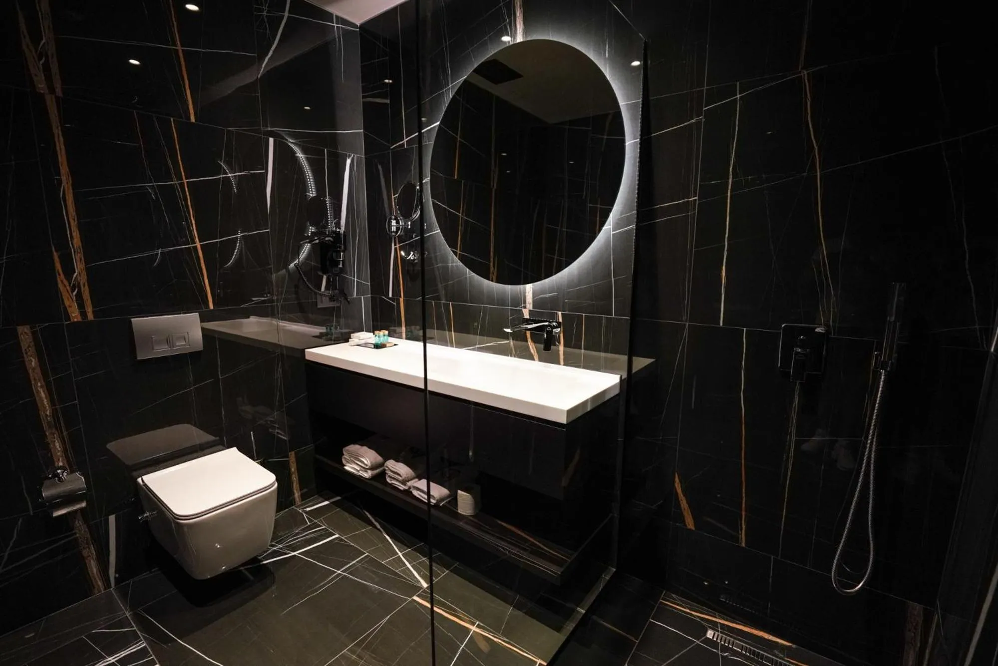 Shower in The Central View Boutique Hotel