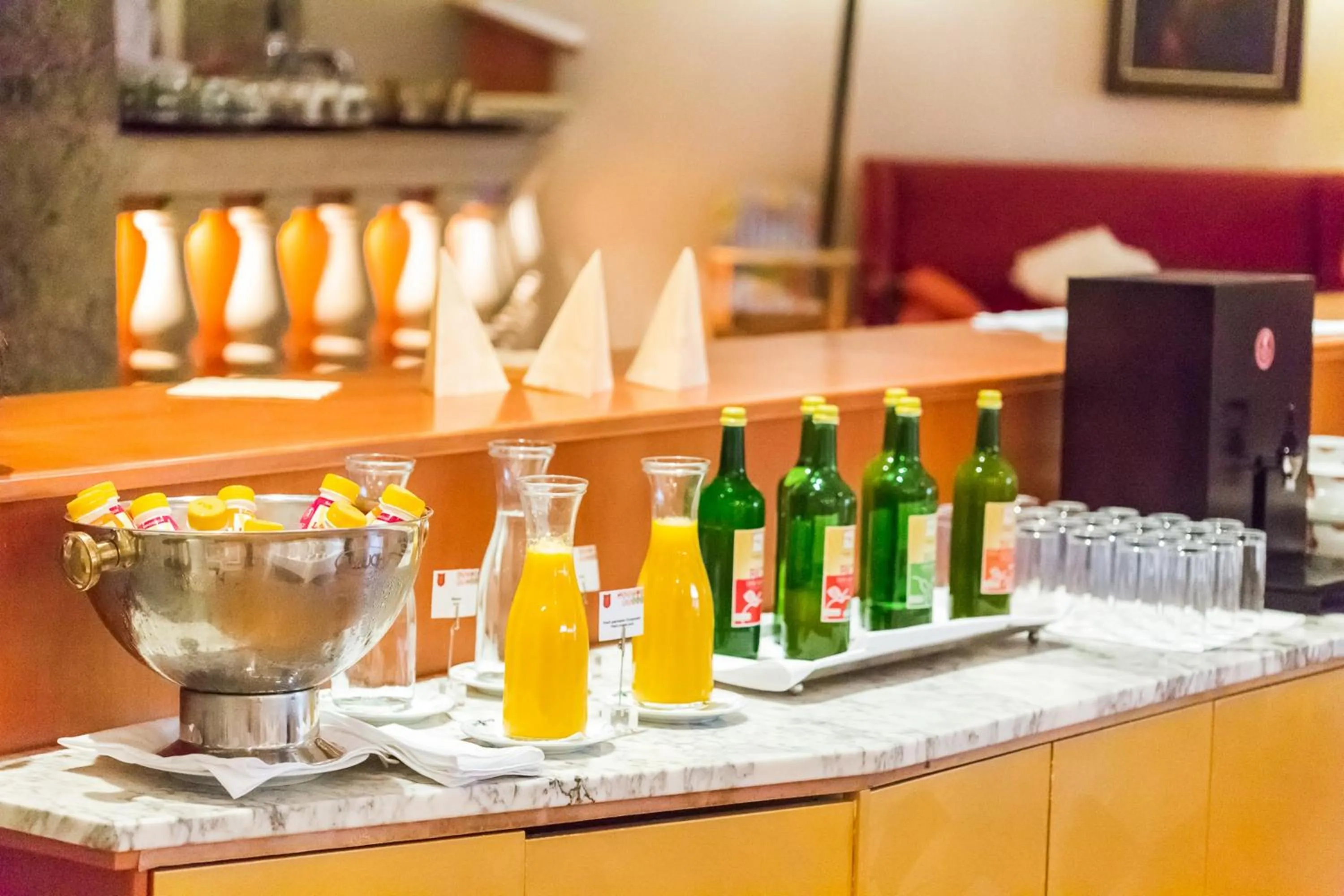 Buffet breakfast in Hotel Schloss Leonstain