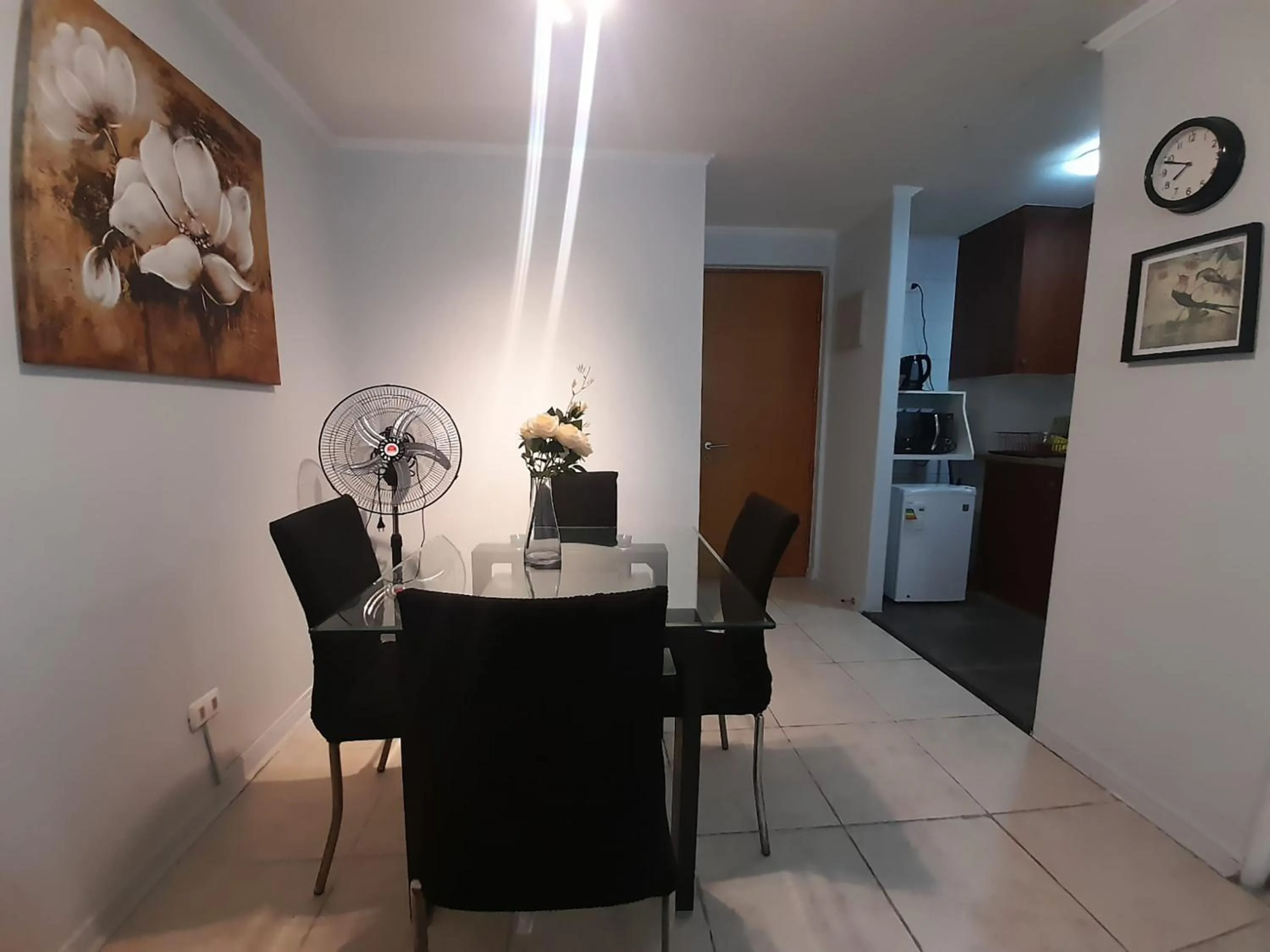 Dining area in VIP Apartments Chile