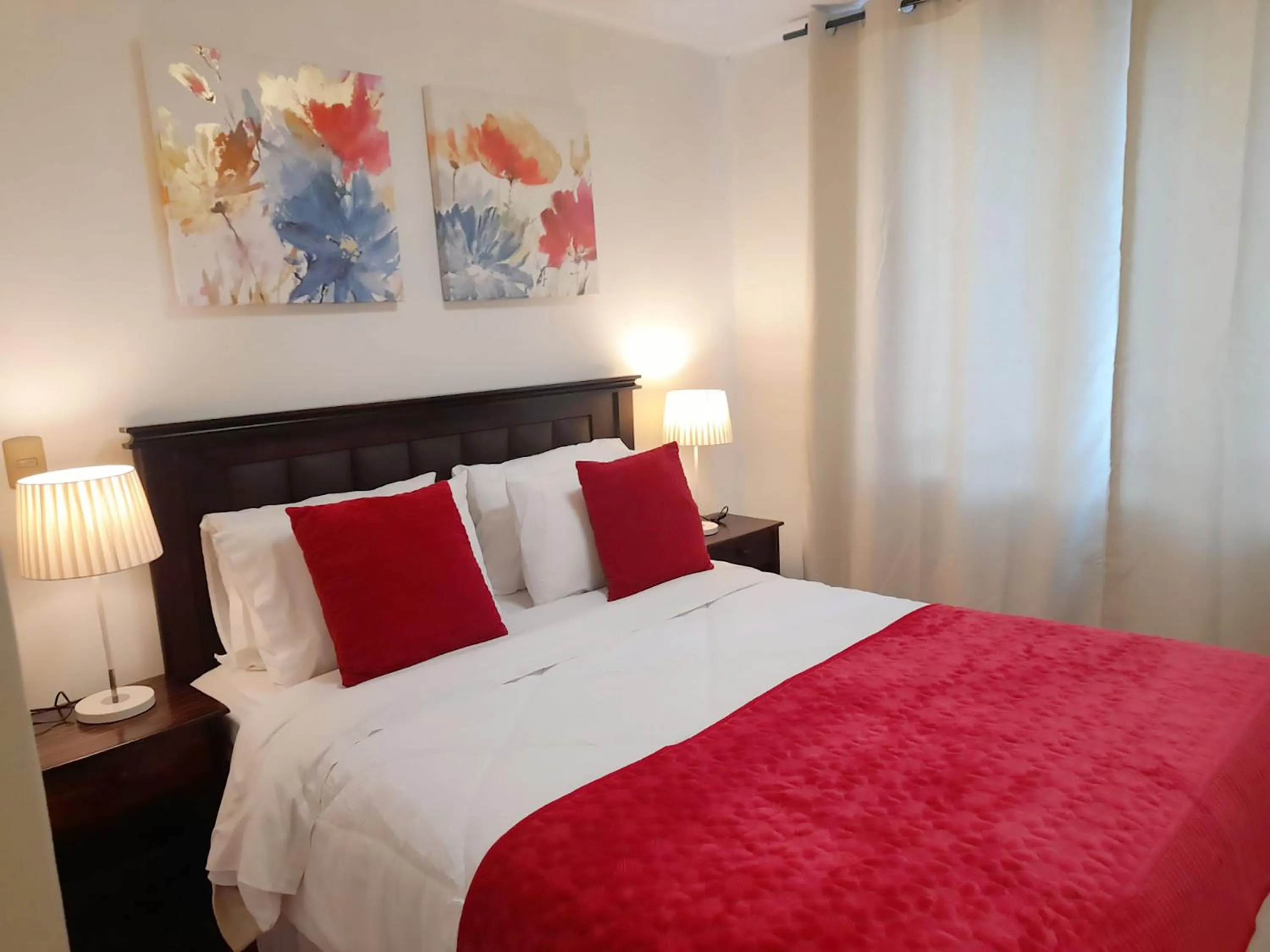 Decorative detail, Bed in VIP Apartments Chile