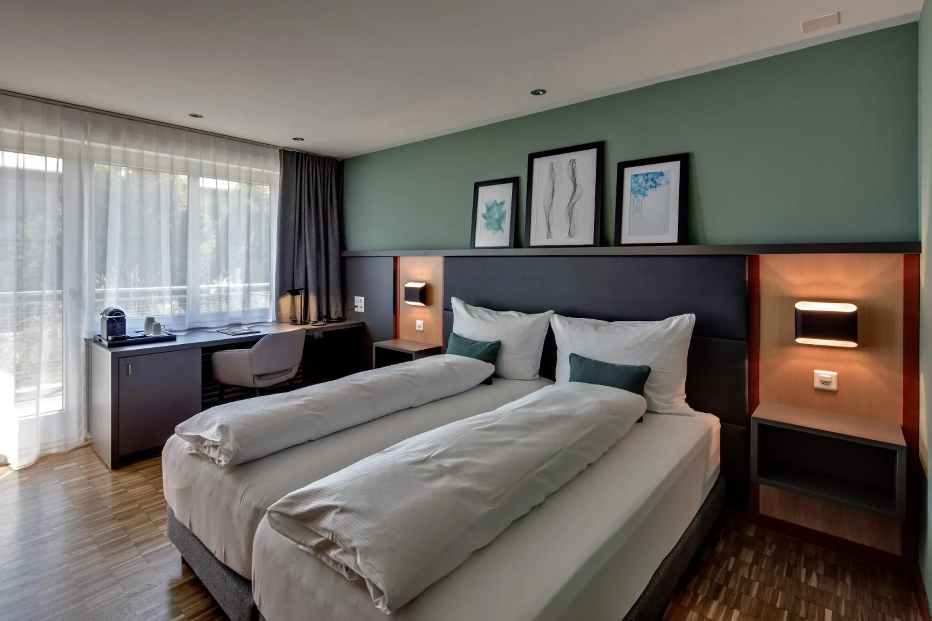 Bedroom, Bed in Hotel Sempachersee