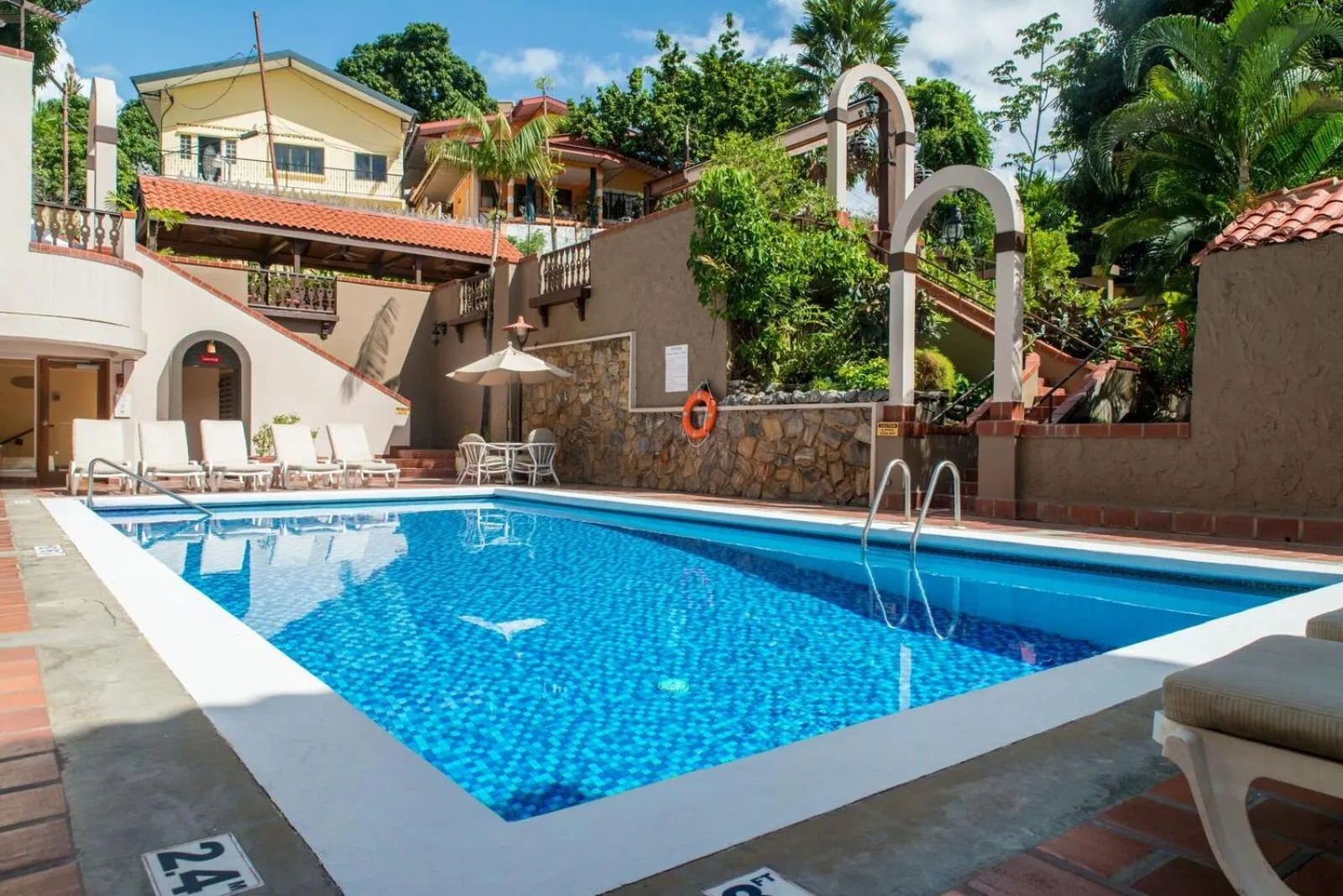 Swimming pool in Kapok Hotel