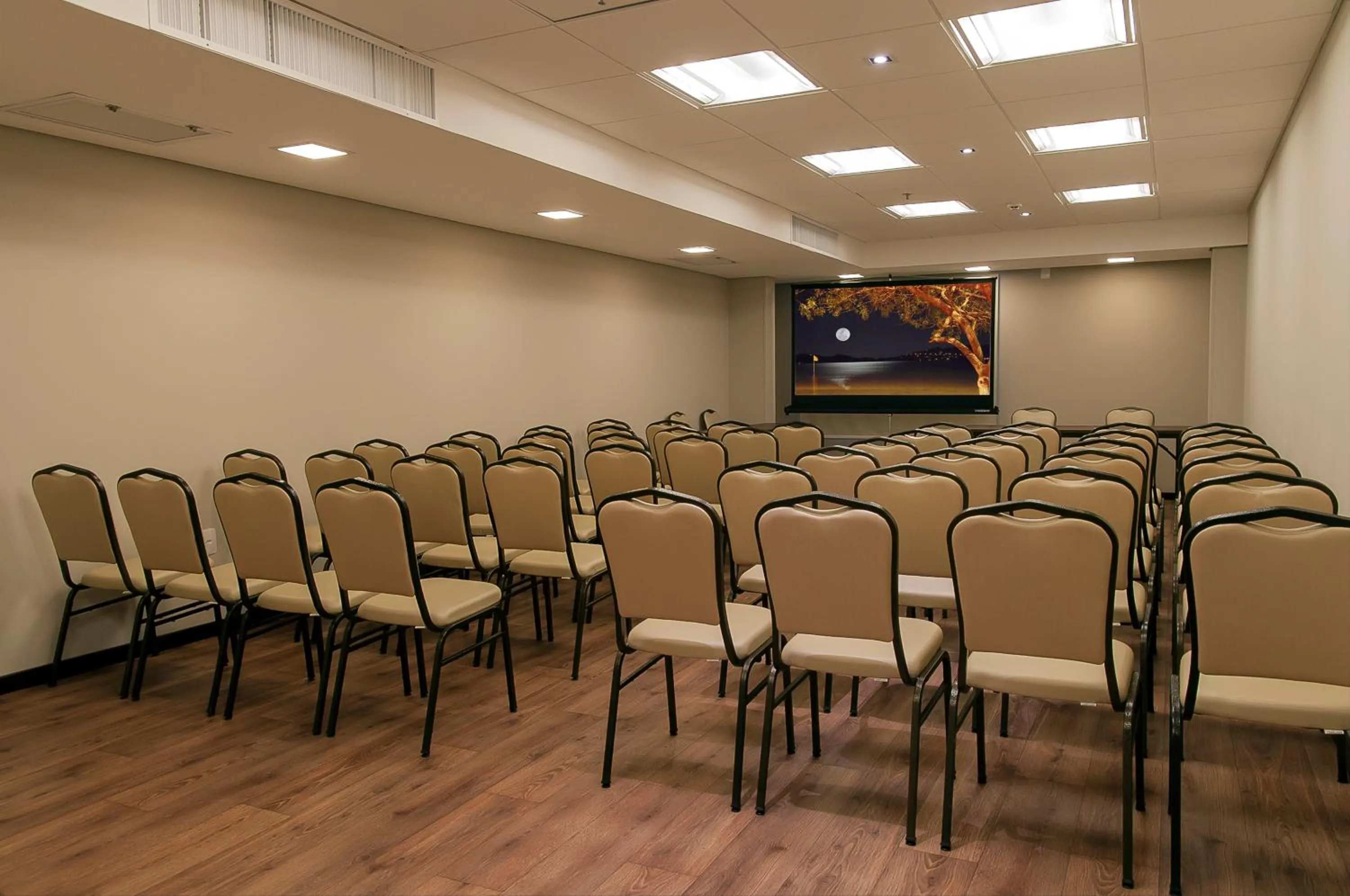 Business facilities in Kennedy Executive Hotel