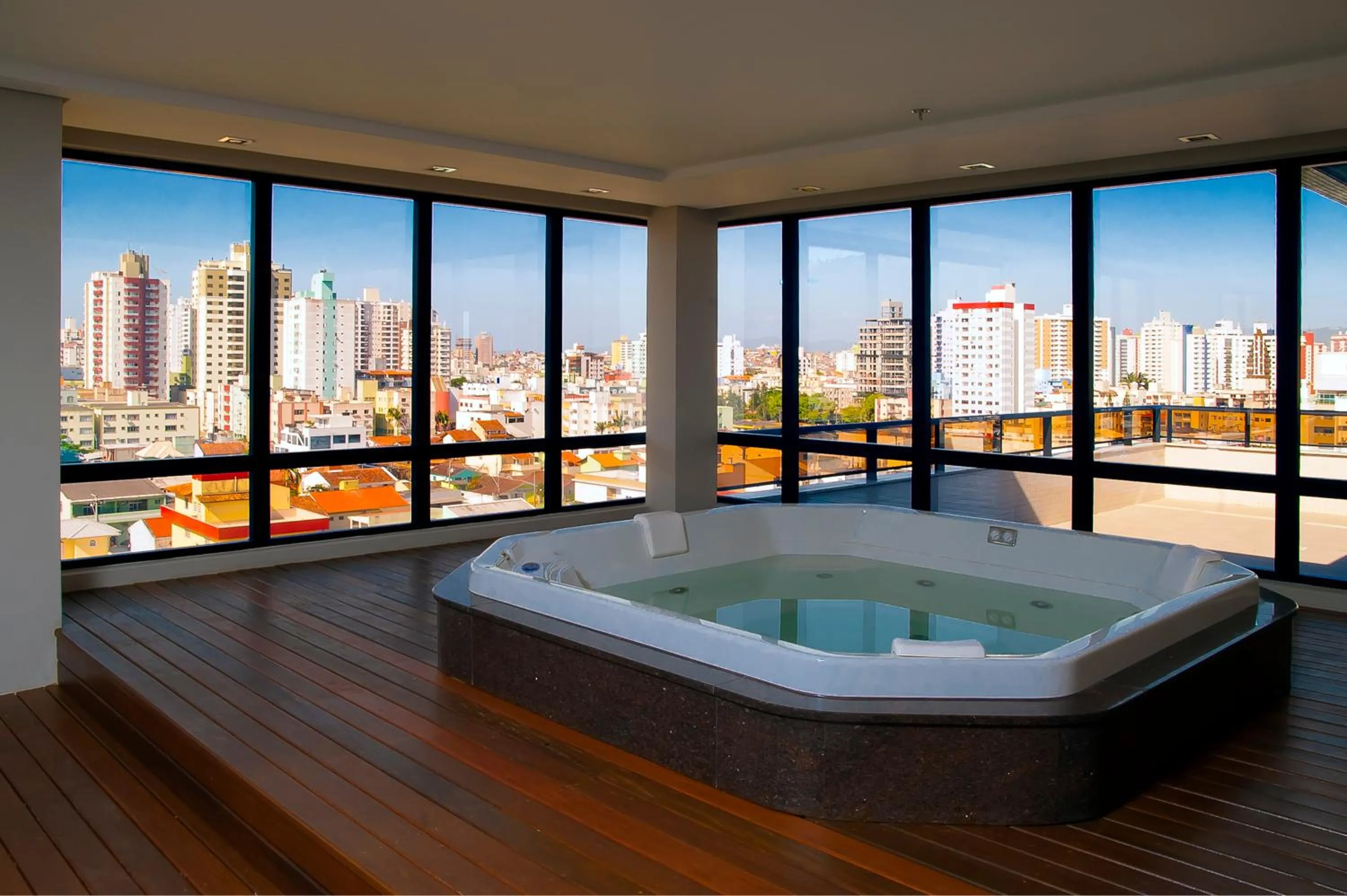 Balcony/Terrace in Kennedy Executive Hotel