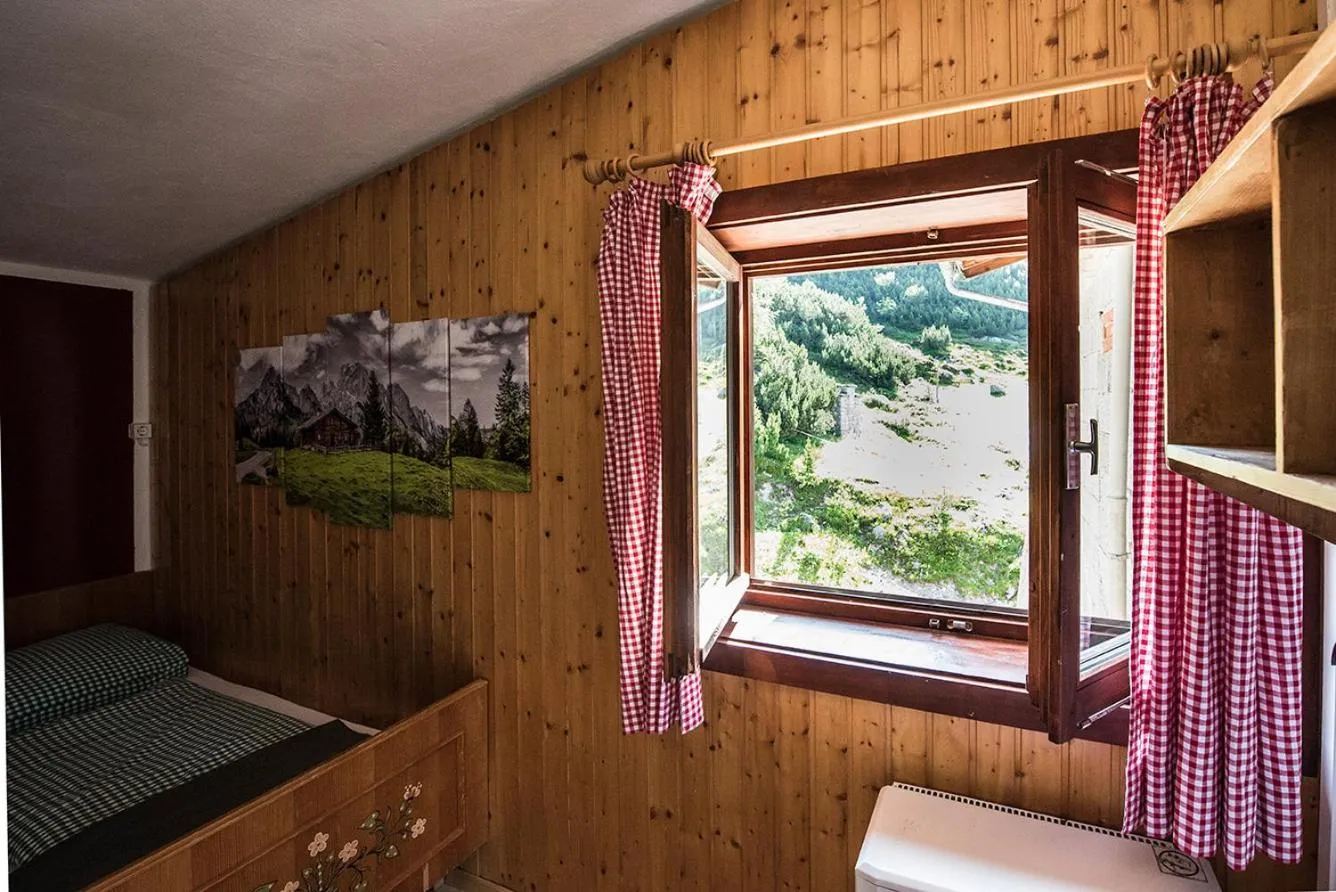 Bed in Gjaid-Alm 1739m am Dachstein-Only Accessible by Cable Car