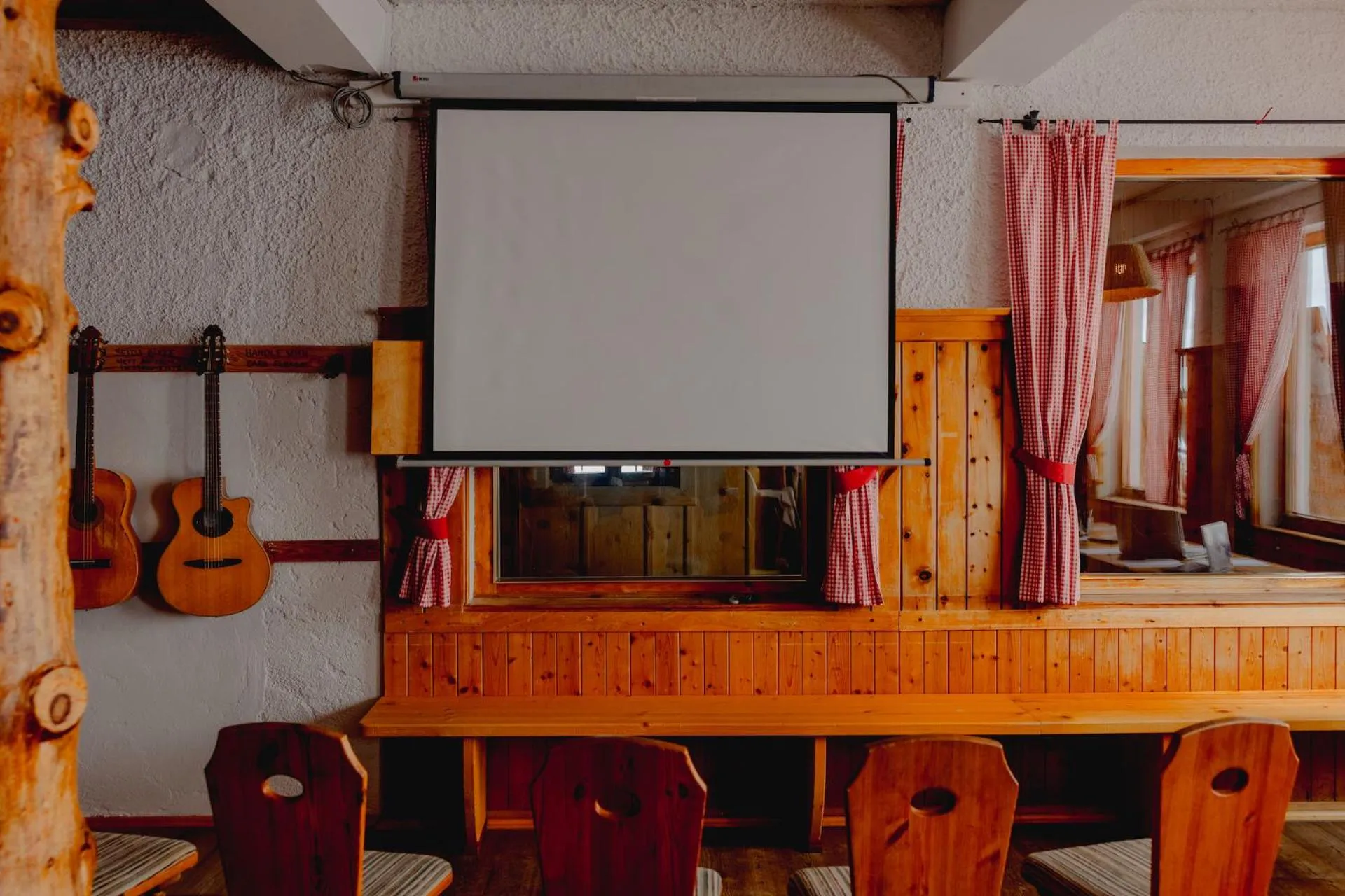 Gjaid-Alm 1739m am Dachstein-Only Accessible by Cable Car