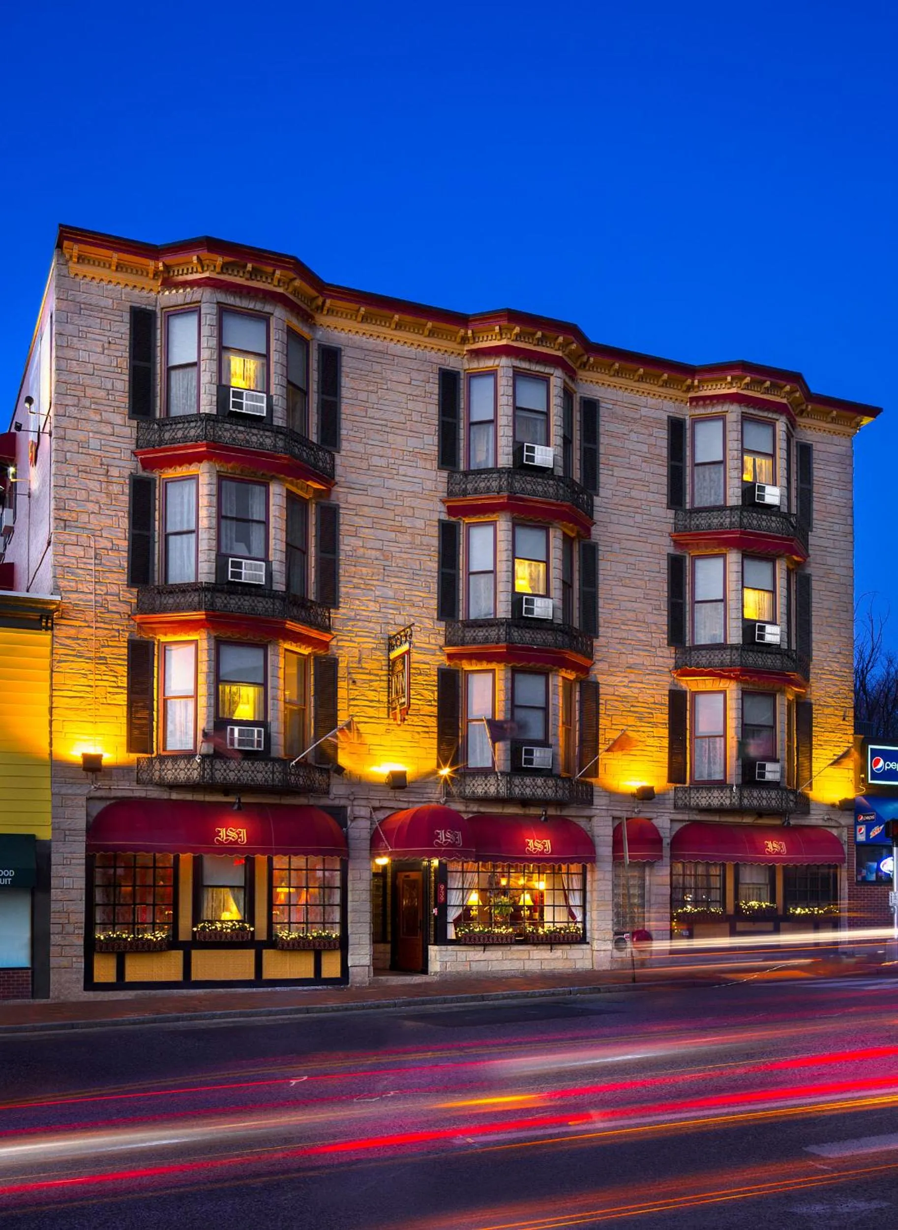 Property building in Inn at St John Portland In-Town