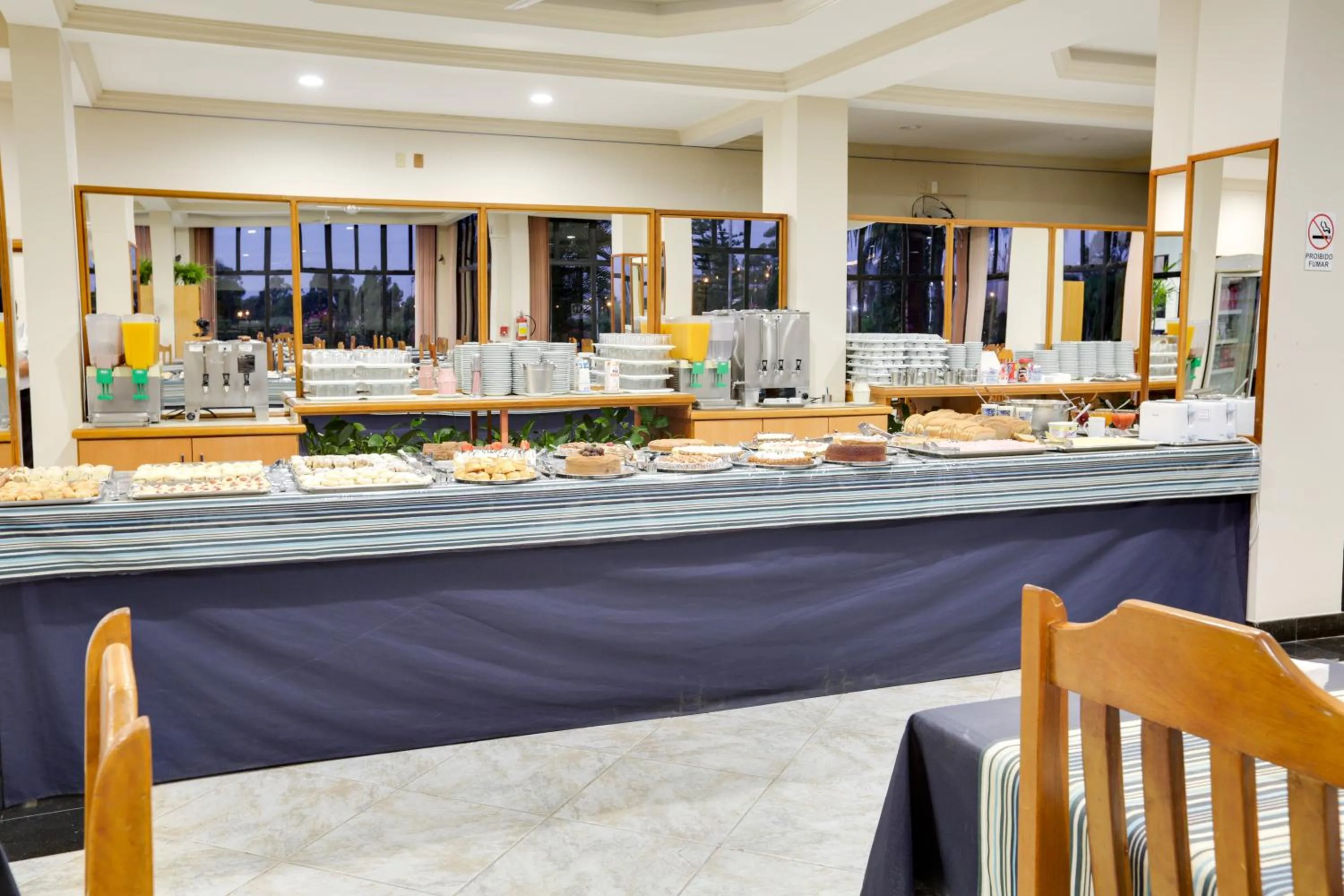 Restaurant/places to eat in Hotel San Isidro