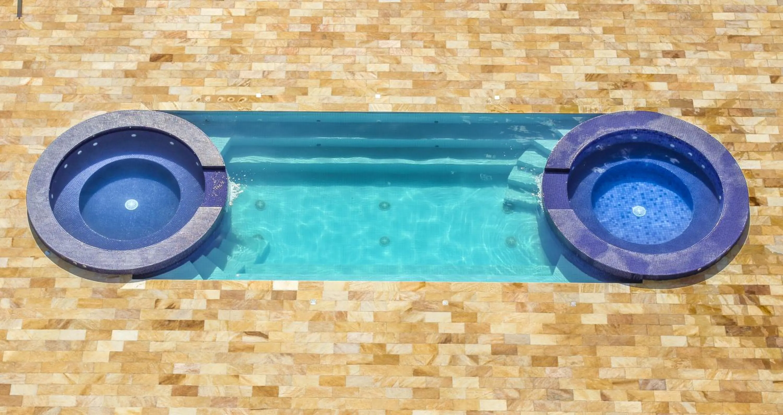 Swimming pool in Hotel San Isidro