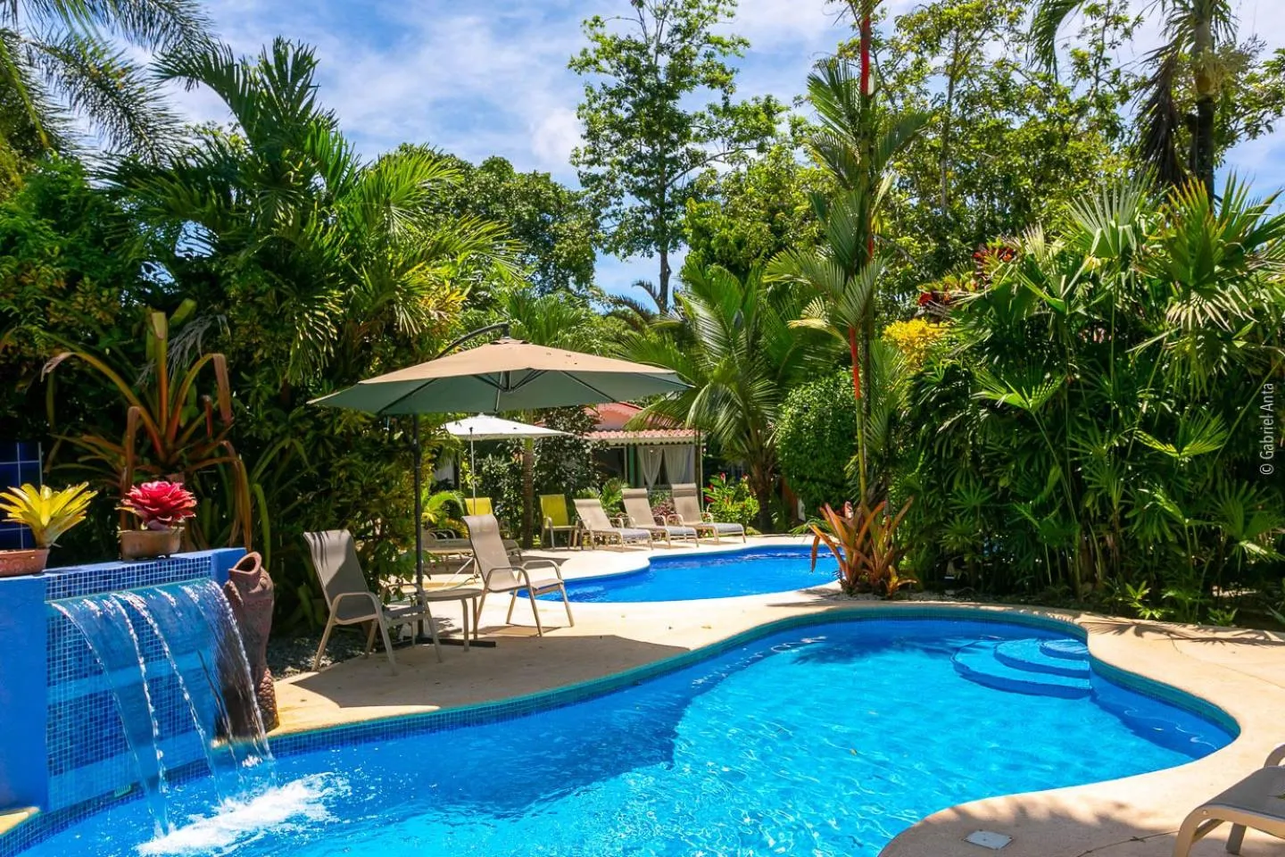 Pool view in Hotel El Encanto