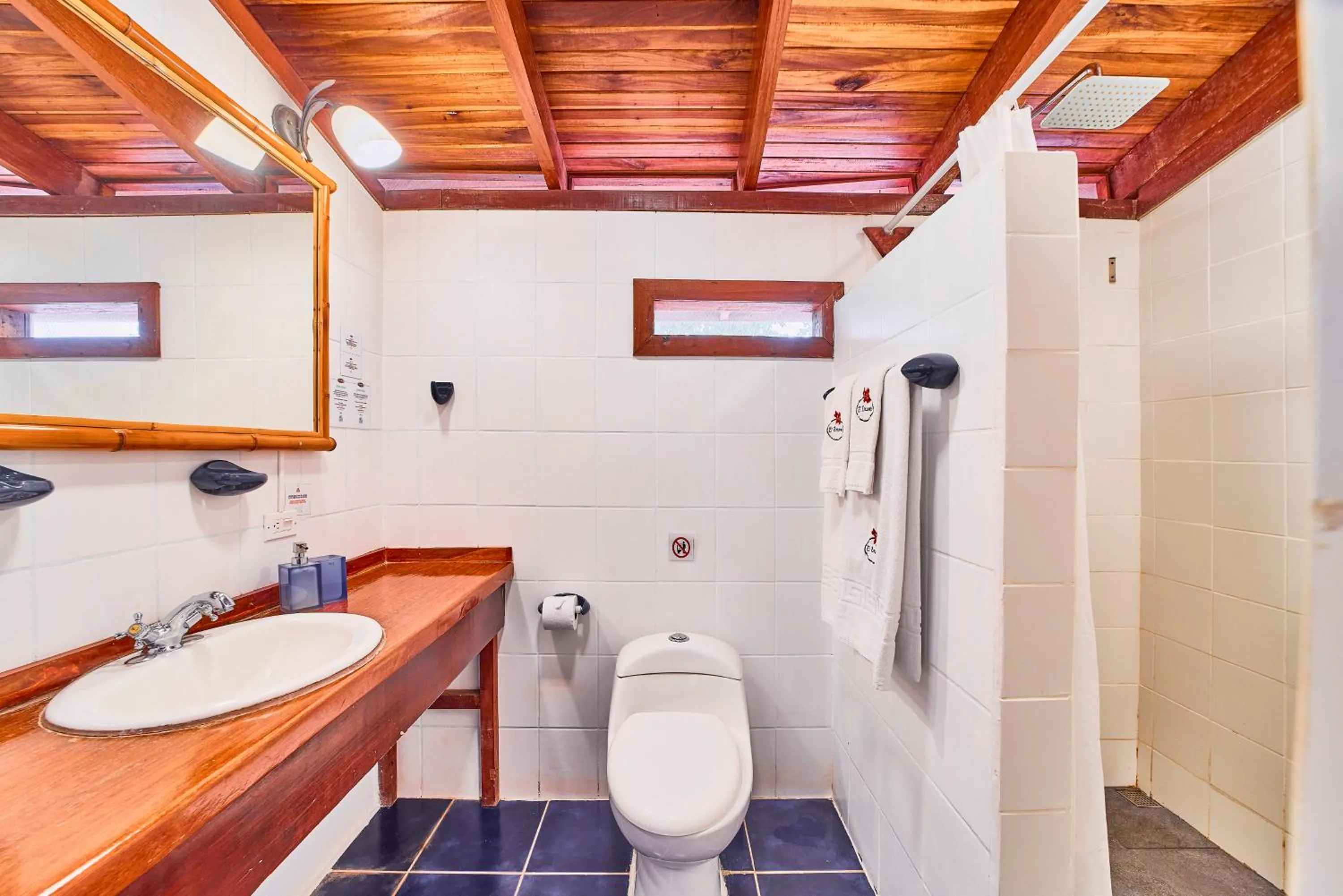 Bathroom in Hotel El Encanto