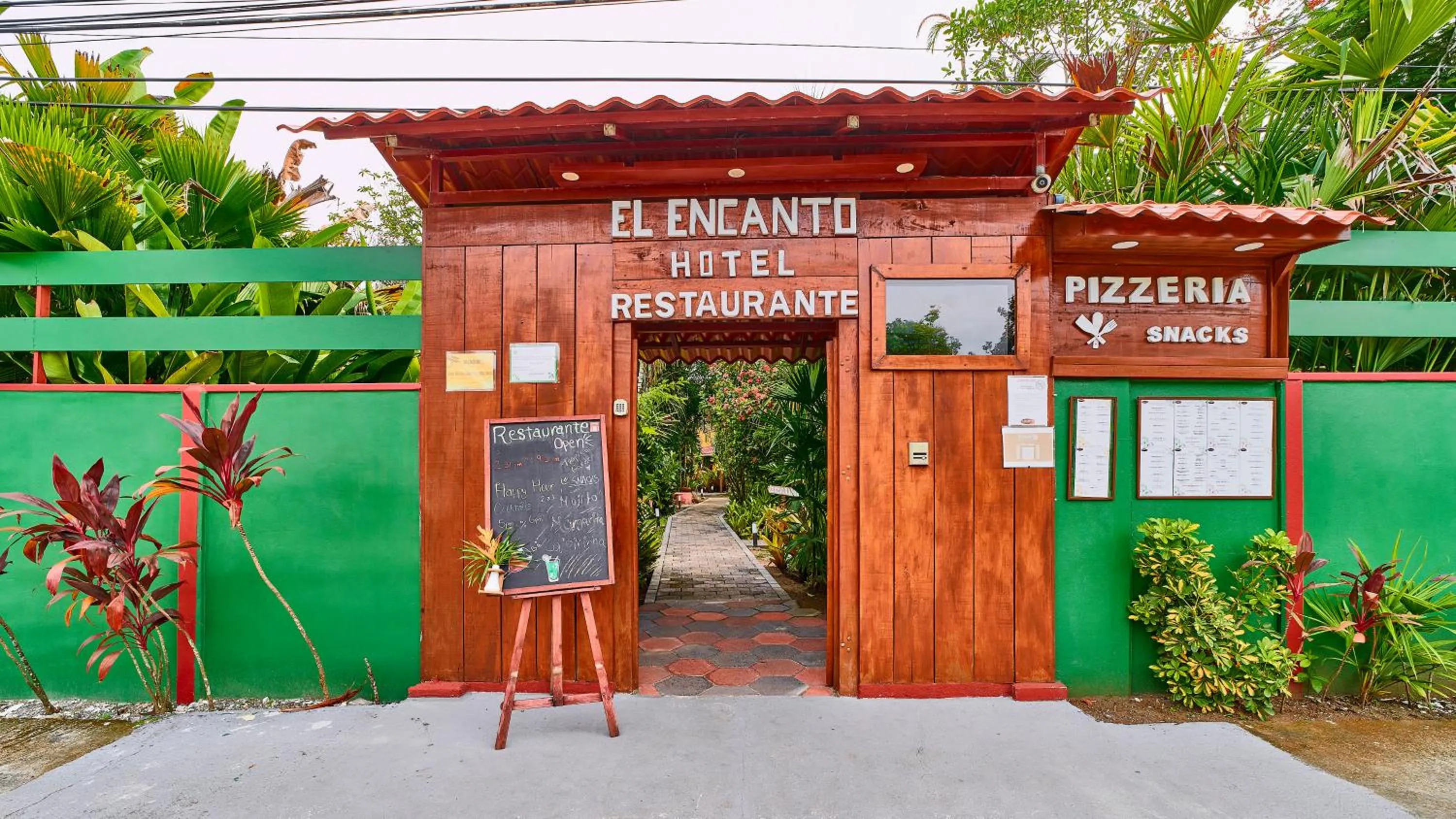 Facade/entrance in Hotel El Encanto