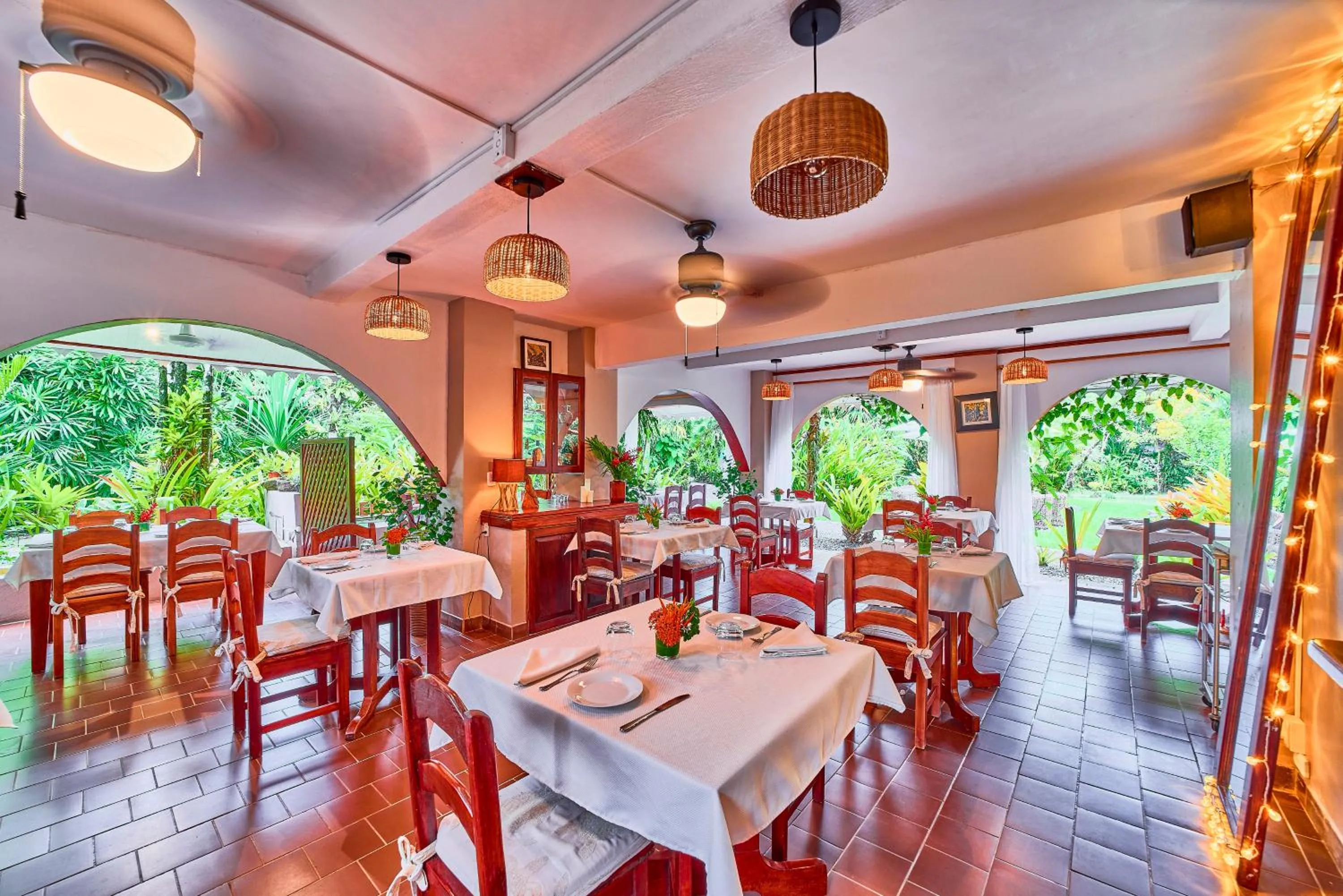 Restaurant/places to eat in Hotel El Encanto