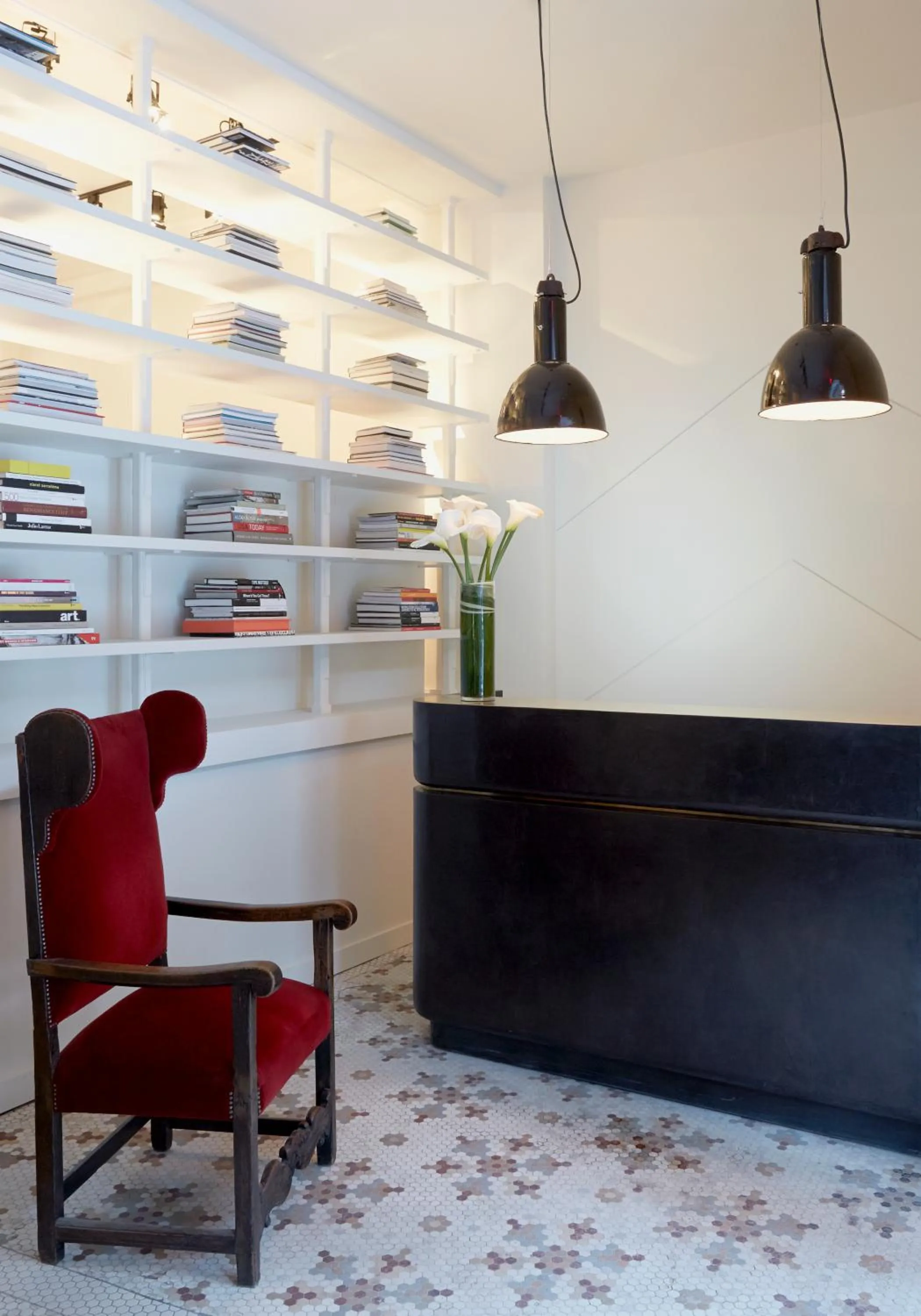 Library in Neptune, an Ash Hotel