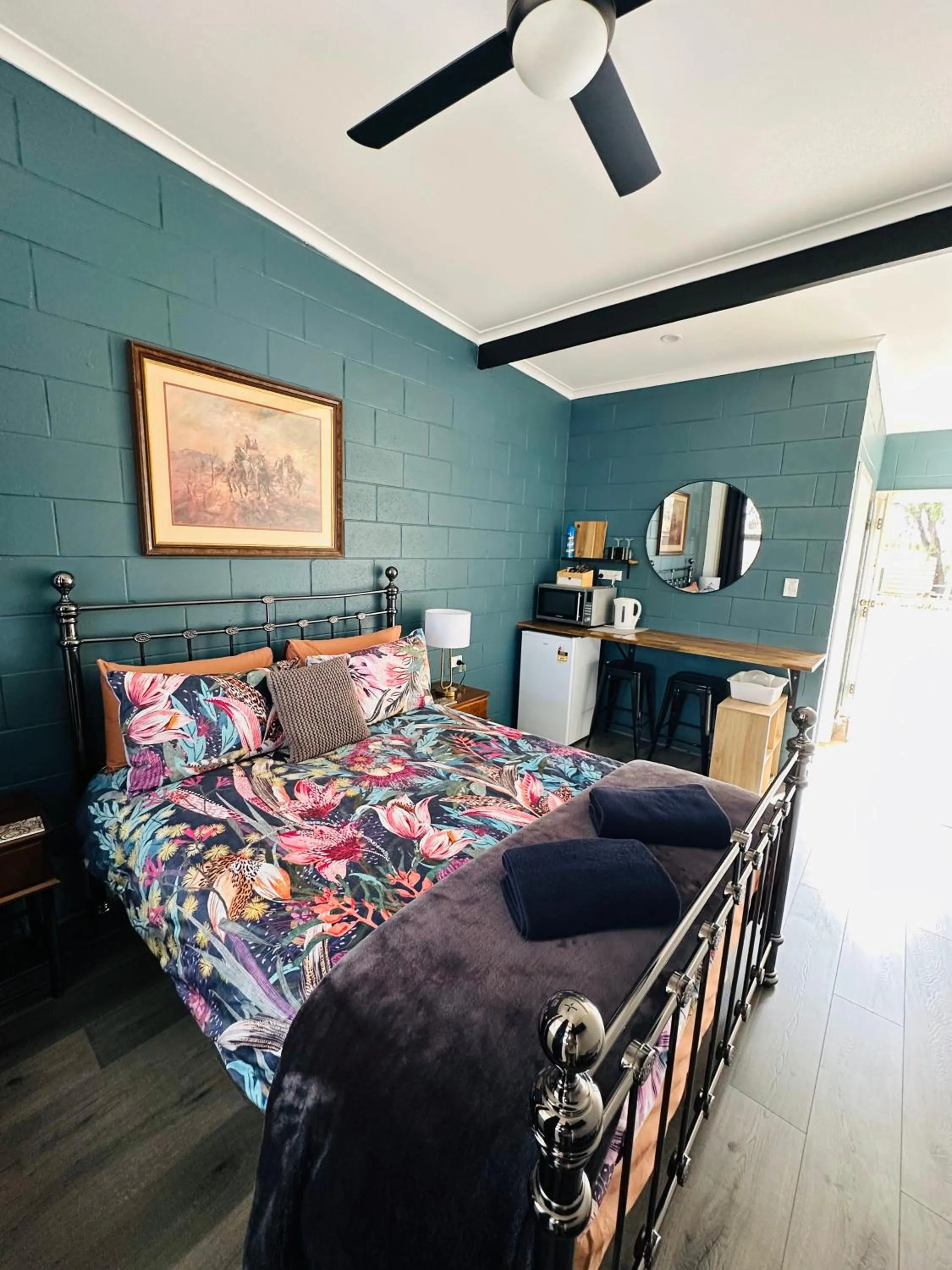 Bed in Flinders Ranges Motel - The Mill