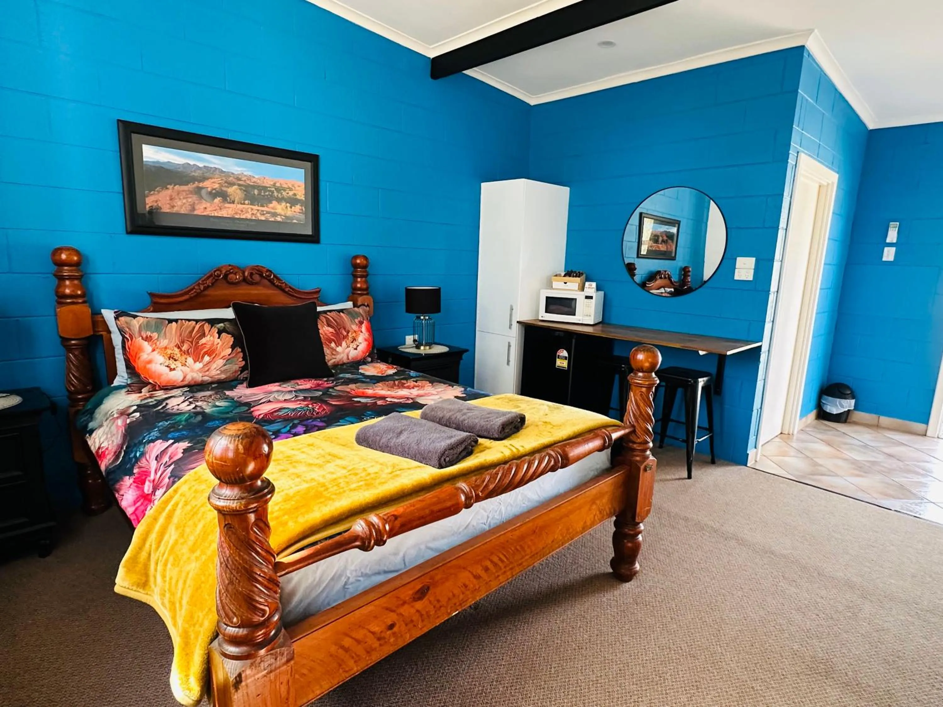 Bed in Flinders Ranges Motel - The Mill