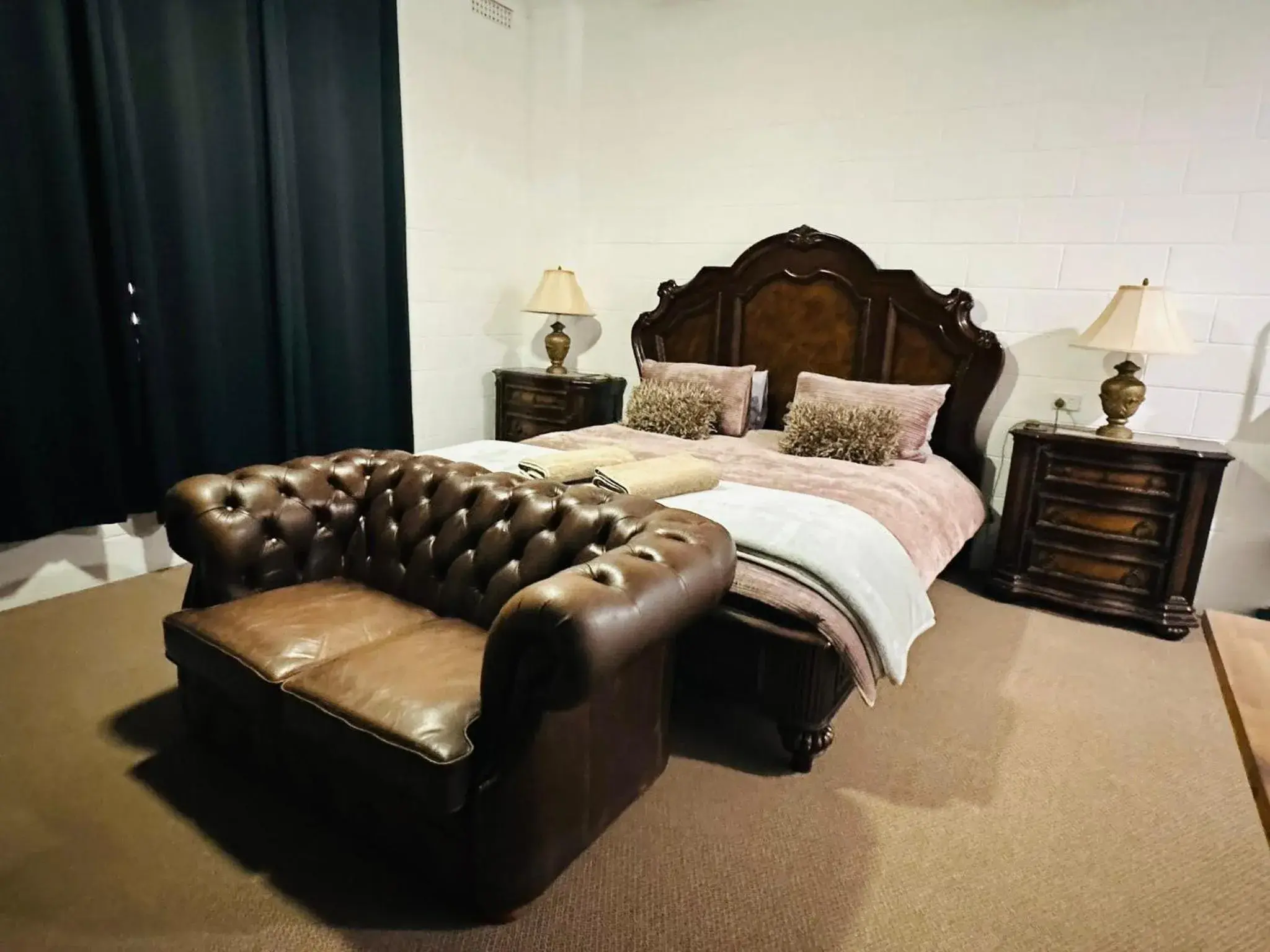 Deluxe King Room in Flinders Ranges Motel - The Mill Deluxe King Room in Flinders Ranges Motel - The Mill