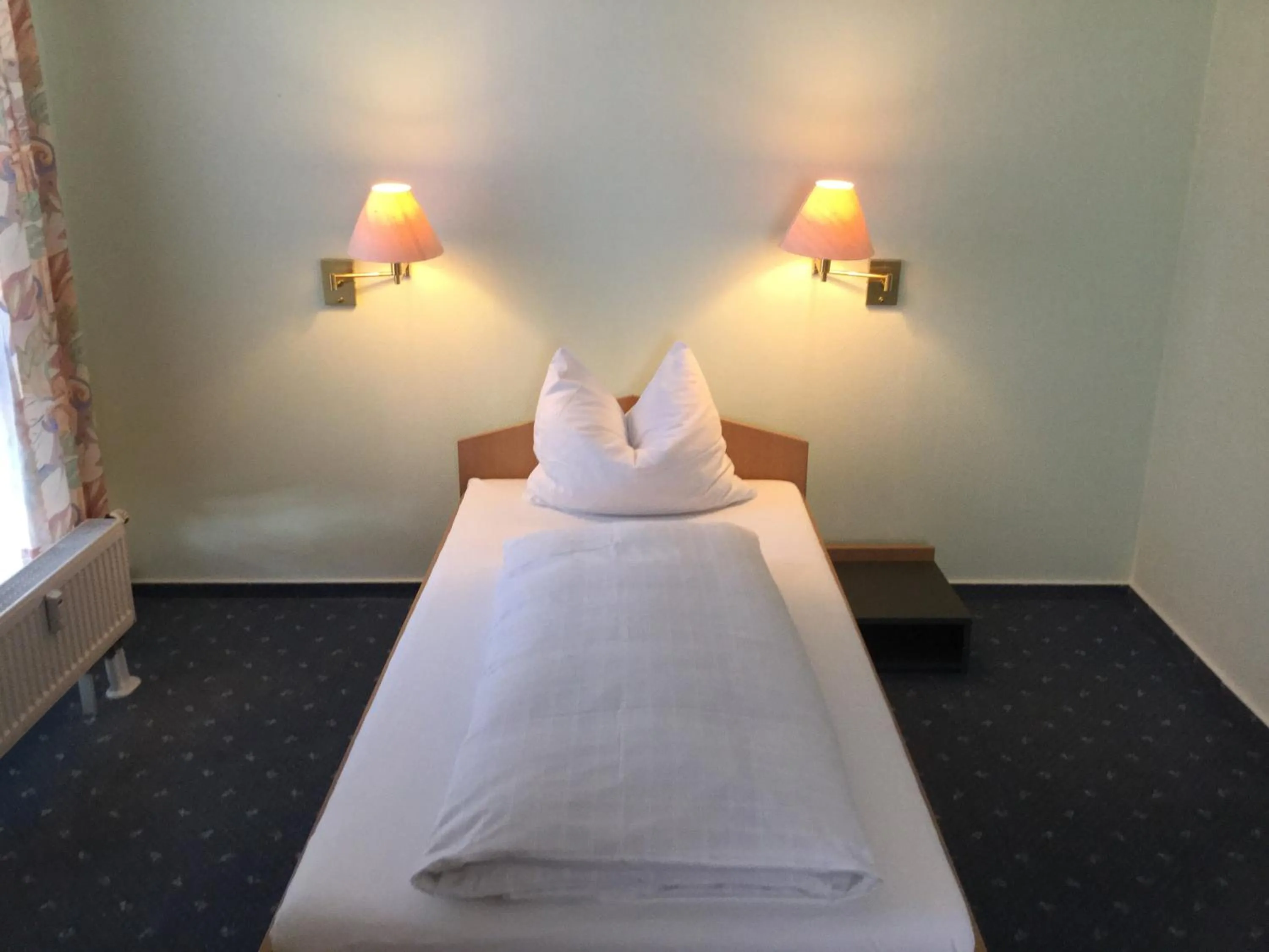 Bedroom, Bed in Sunibel Inn