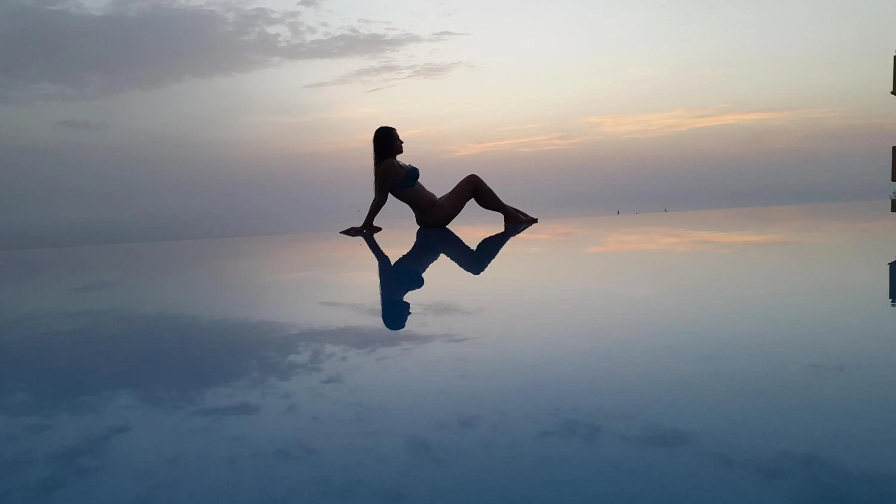 Swimming pool in Fantastico Studios #2