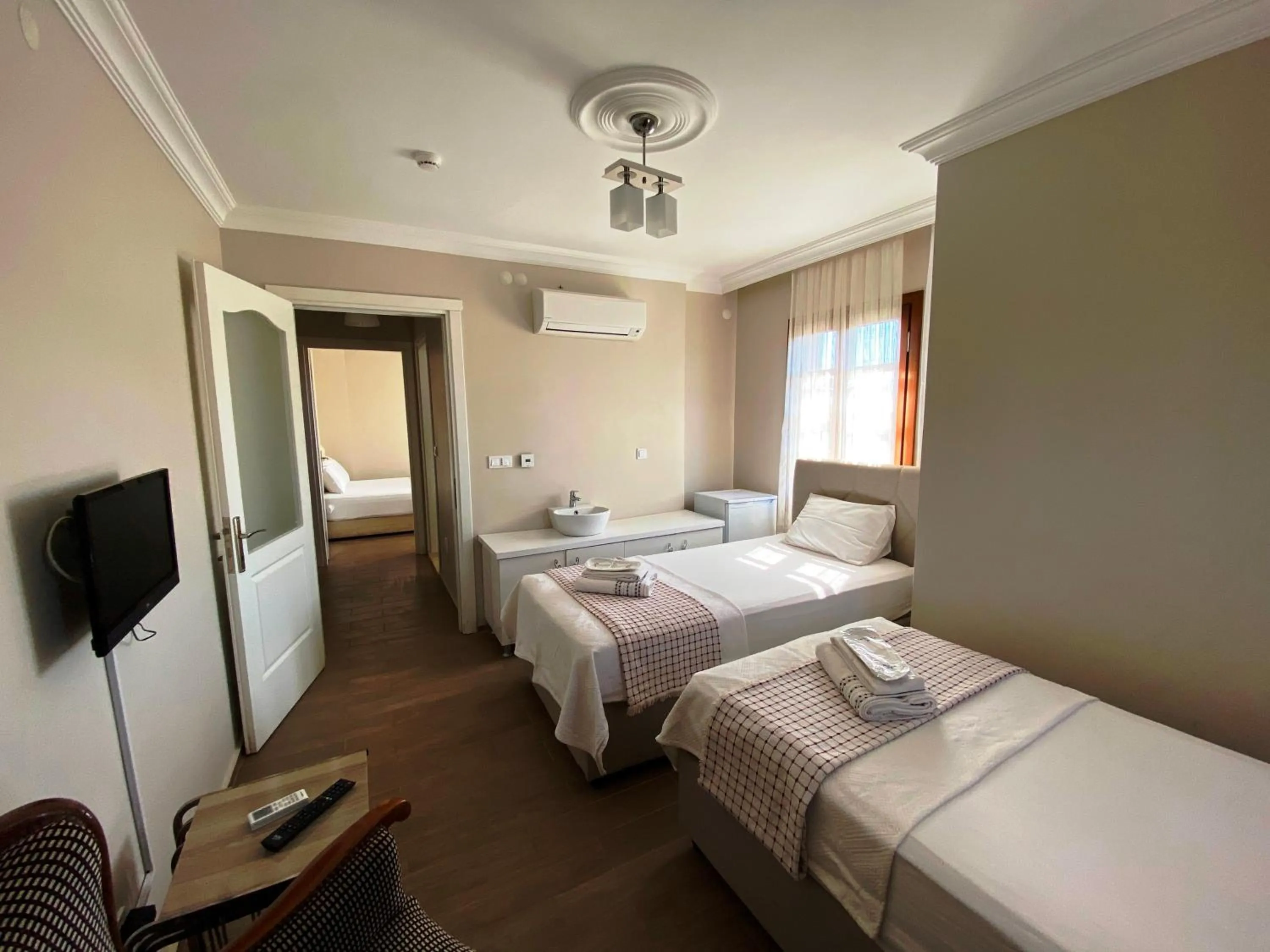 Bedroom, Bed in Mai Otel Cunda