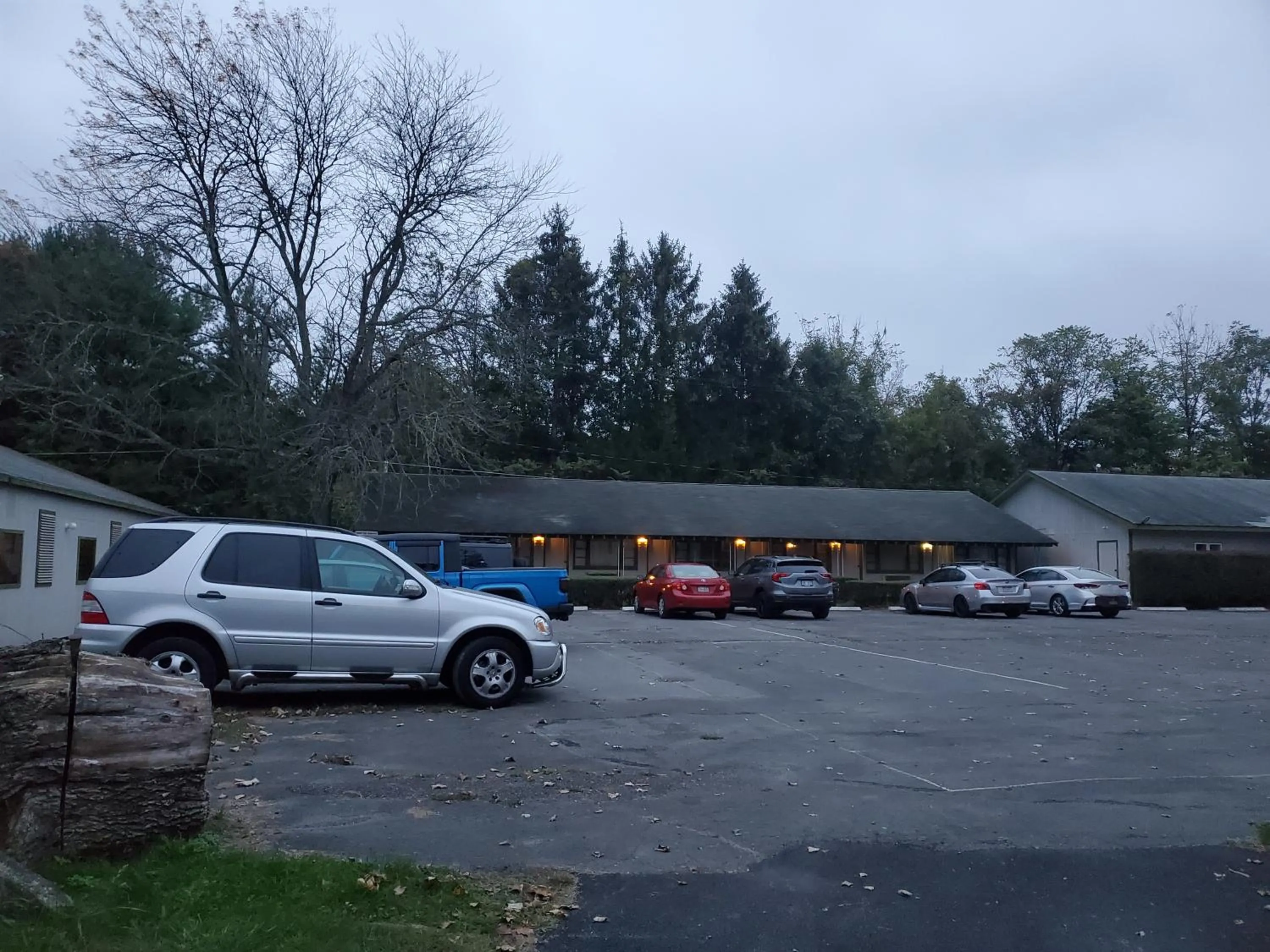 Parking in Glenwood Inn - Stroudsburg