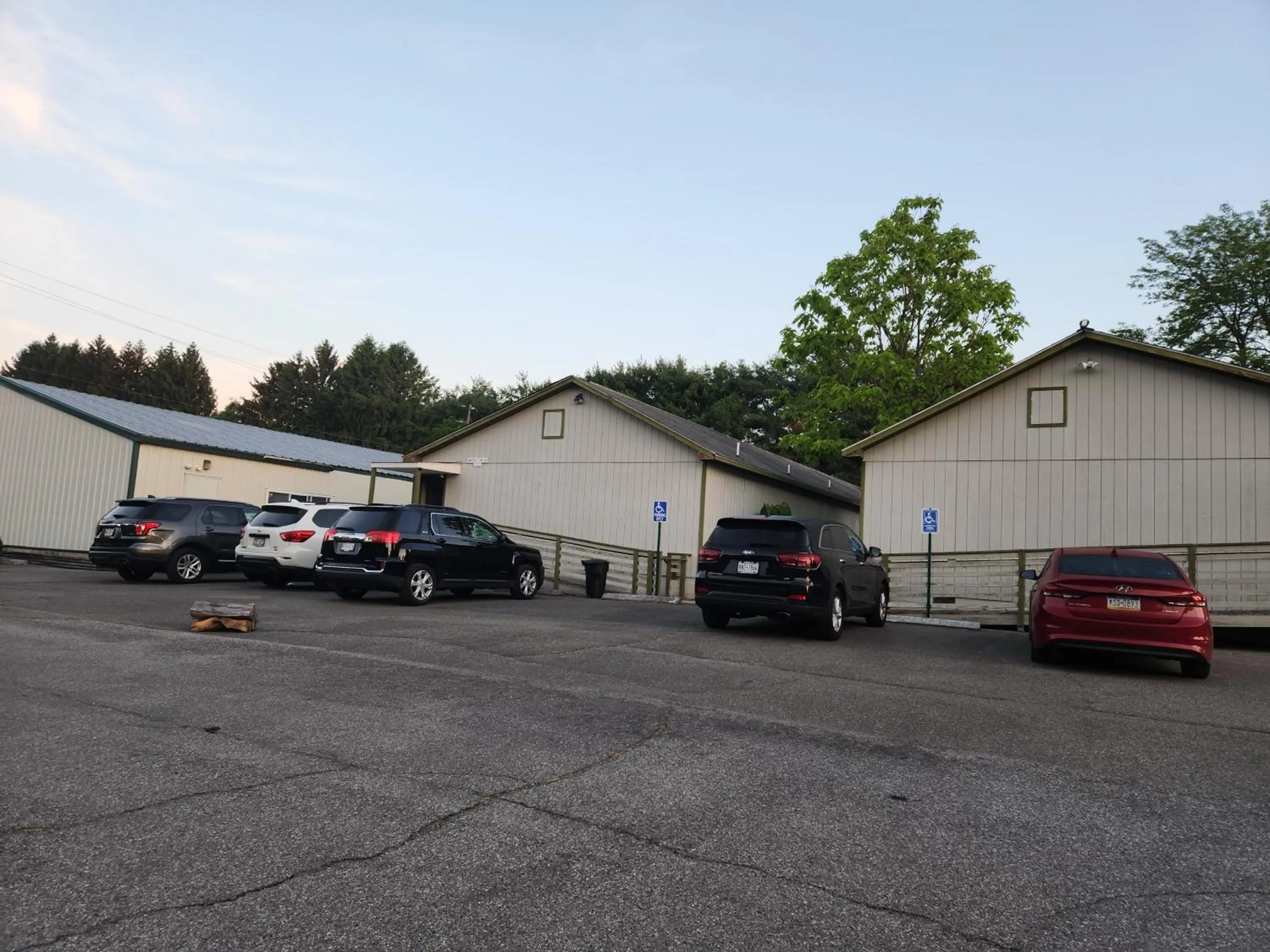 Property building in Glenwood Inn - Stroudsburg