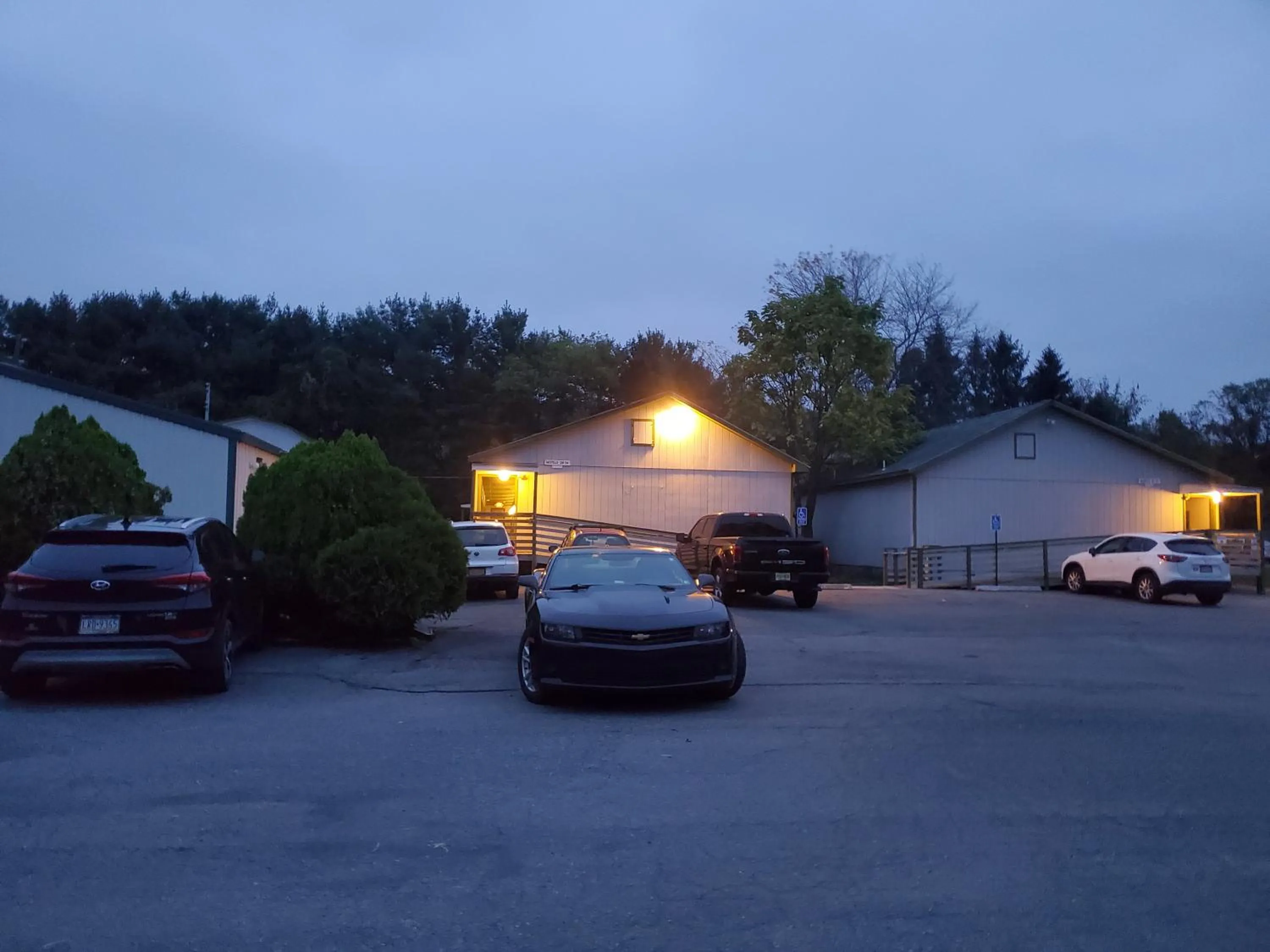 Property building in Glenwood Inn - Stroudsburg