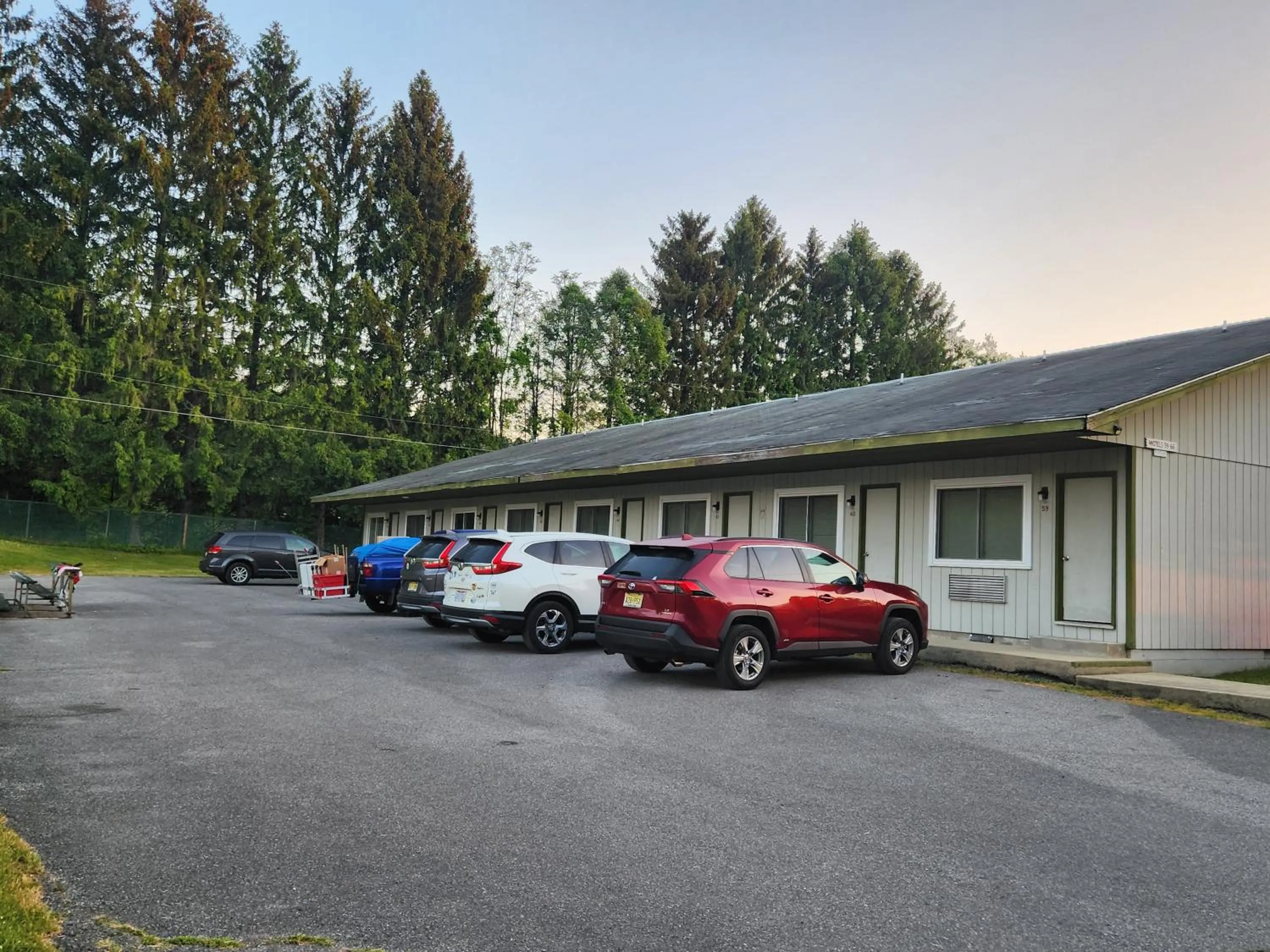 Property building in Glenwood Inn - Stroudsburg