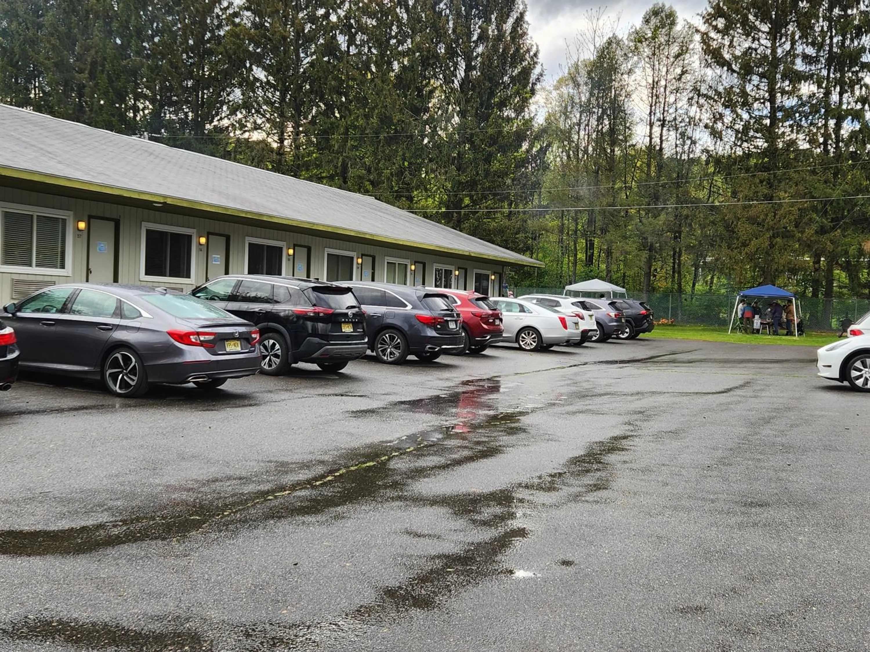 Property building in Glenwood Inn - Stroudsburg