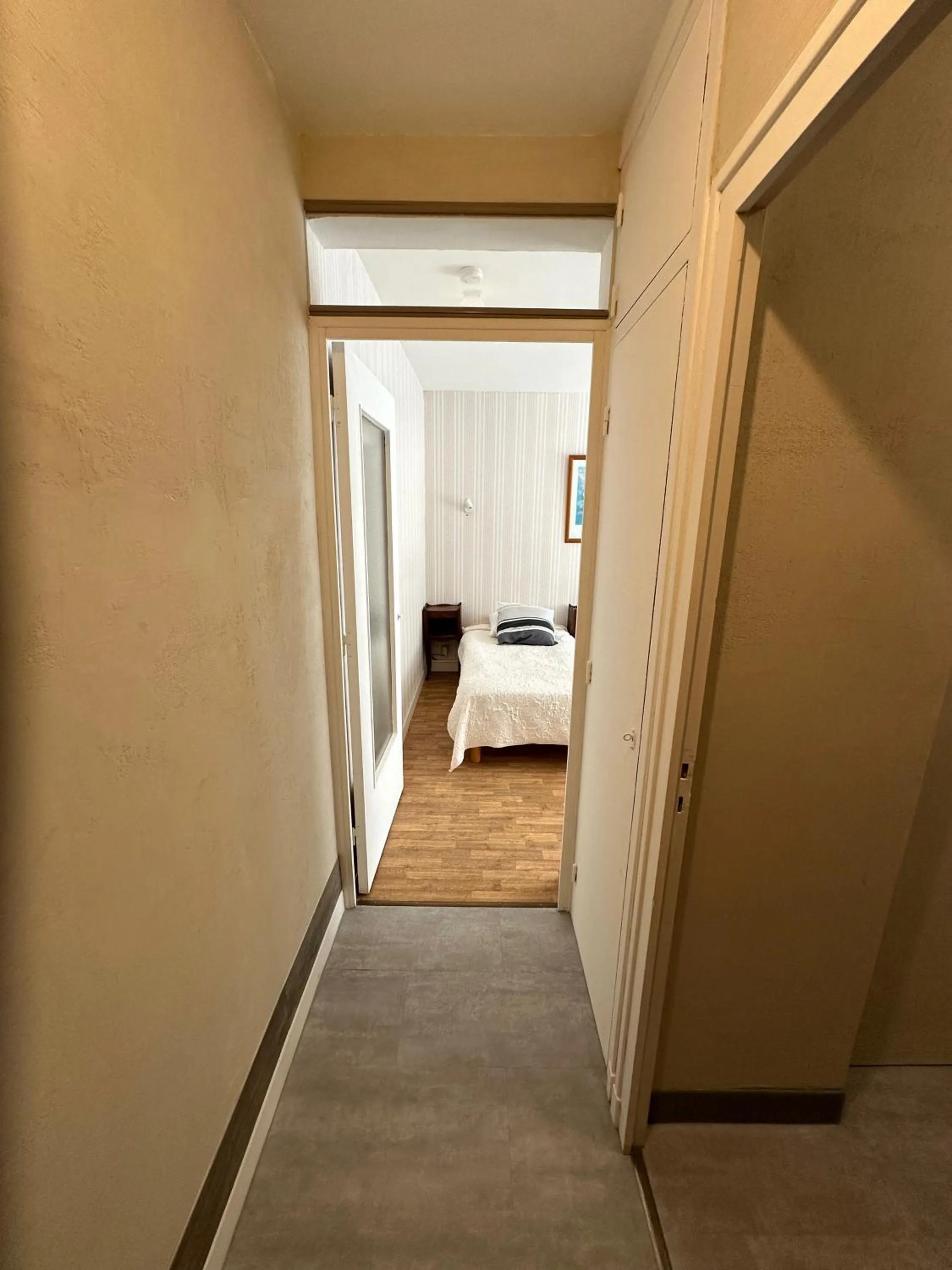 Facade/entrance, Bed in Résidence Les Milandes