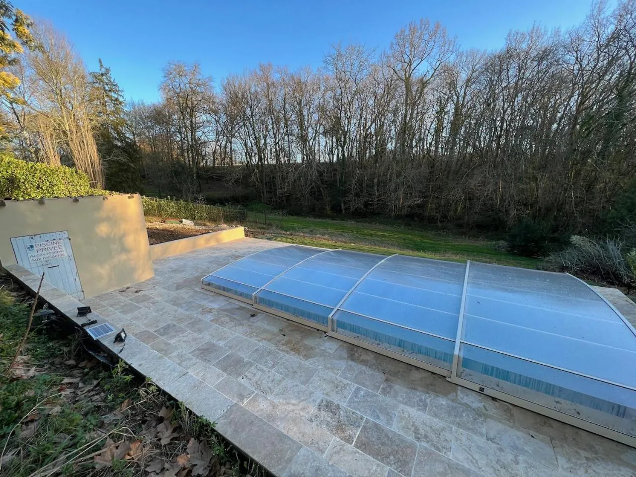 Swimming pool in Résidence Les Milandes