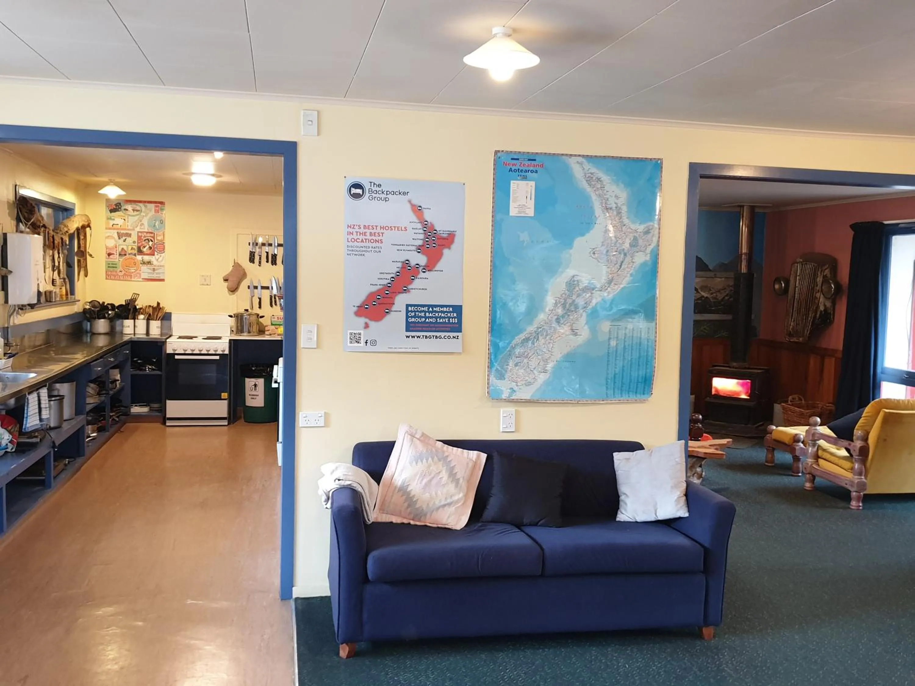 Communal lounge/ TV room in Glow Worm Accommodation