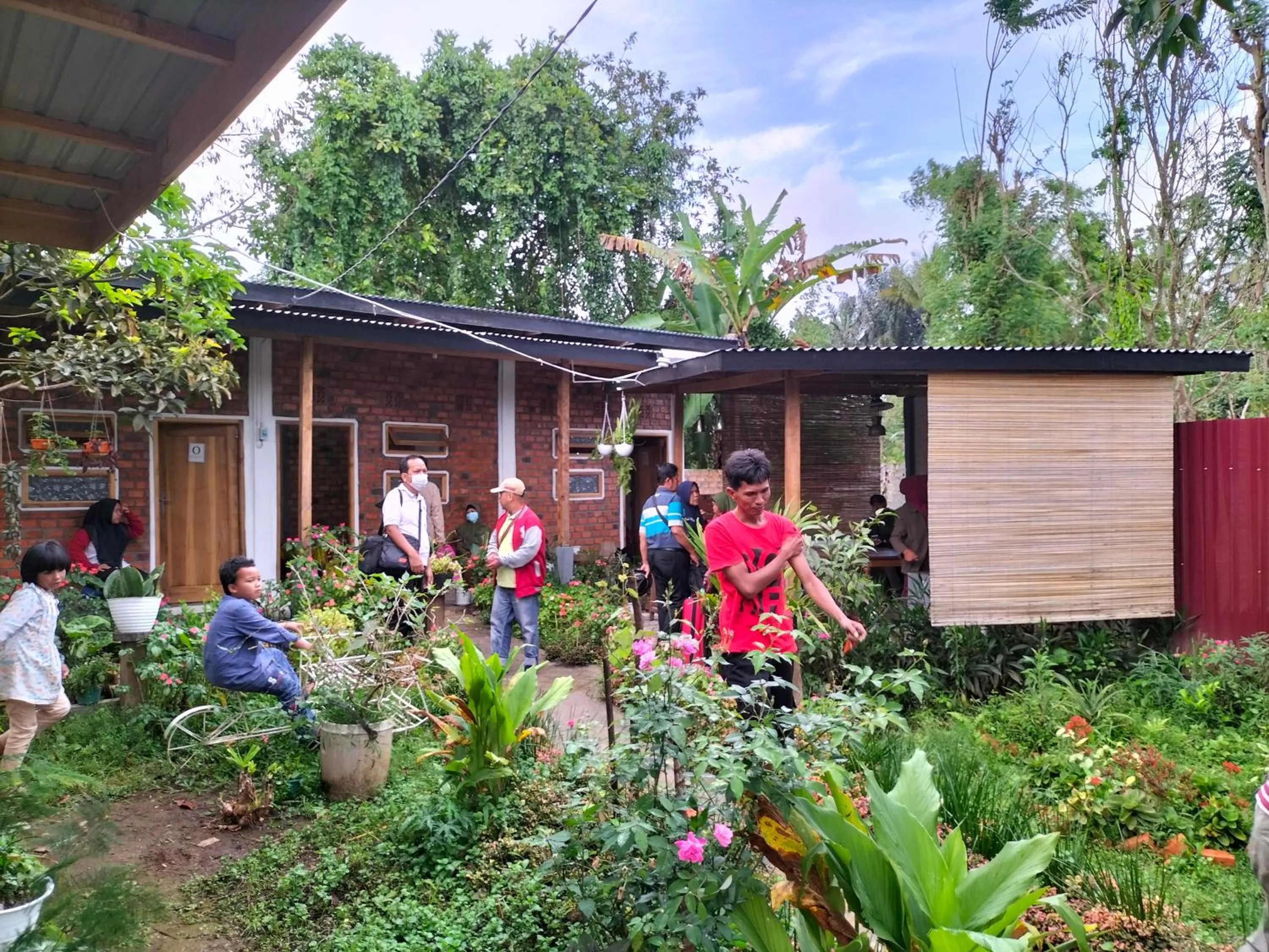 AZALEA GARDEN HOMESTAY