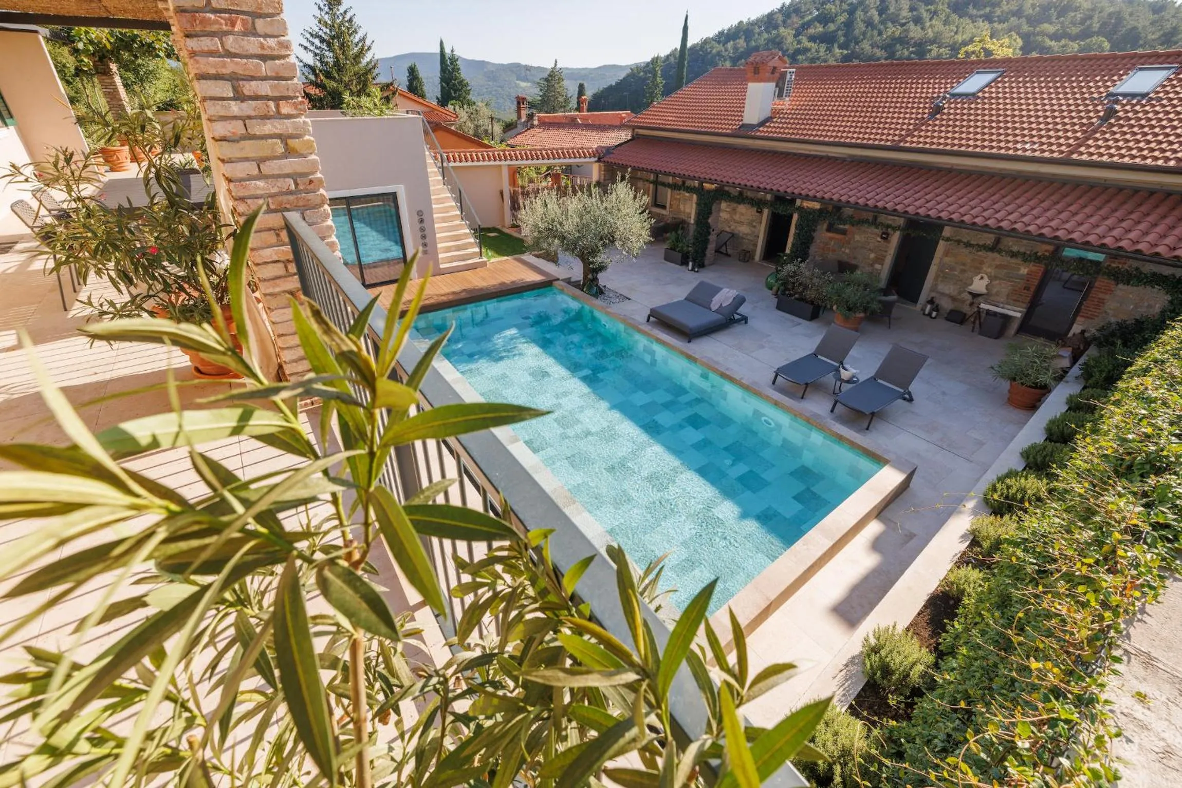 Patio in Vila ROBIDA & SPA