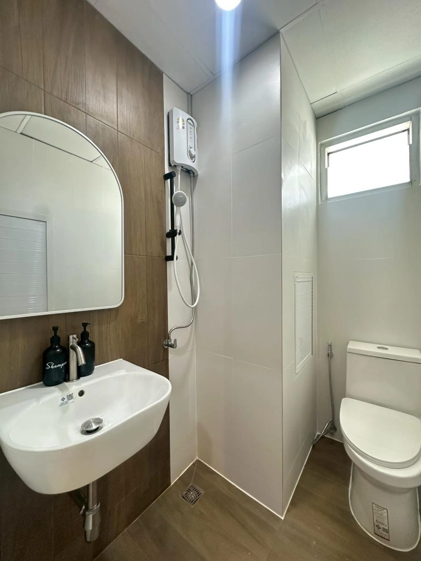 บันดารี่ ริชชี่ (Bhundaree Richy)