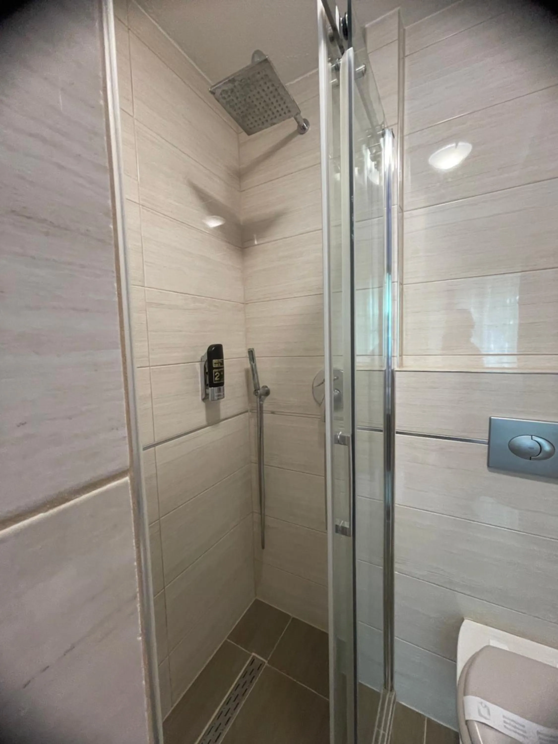 Shower in Hotel Sonne