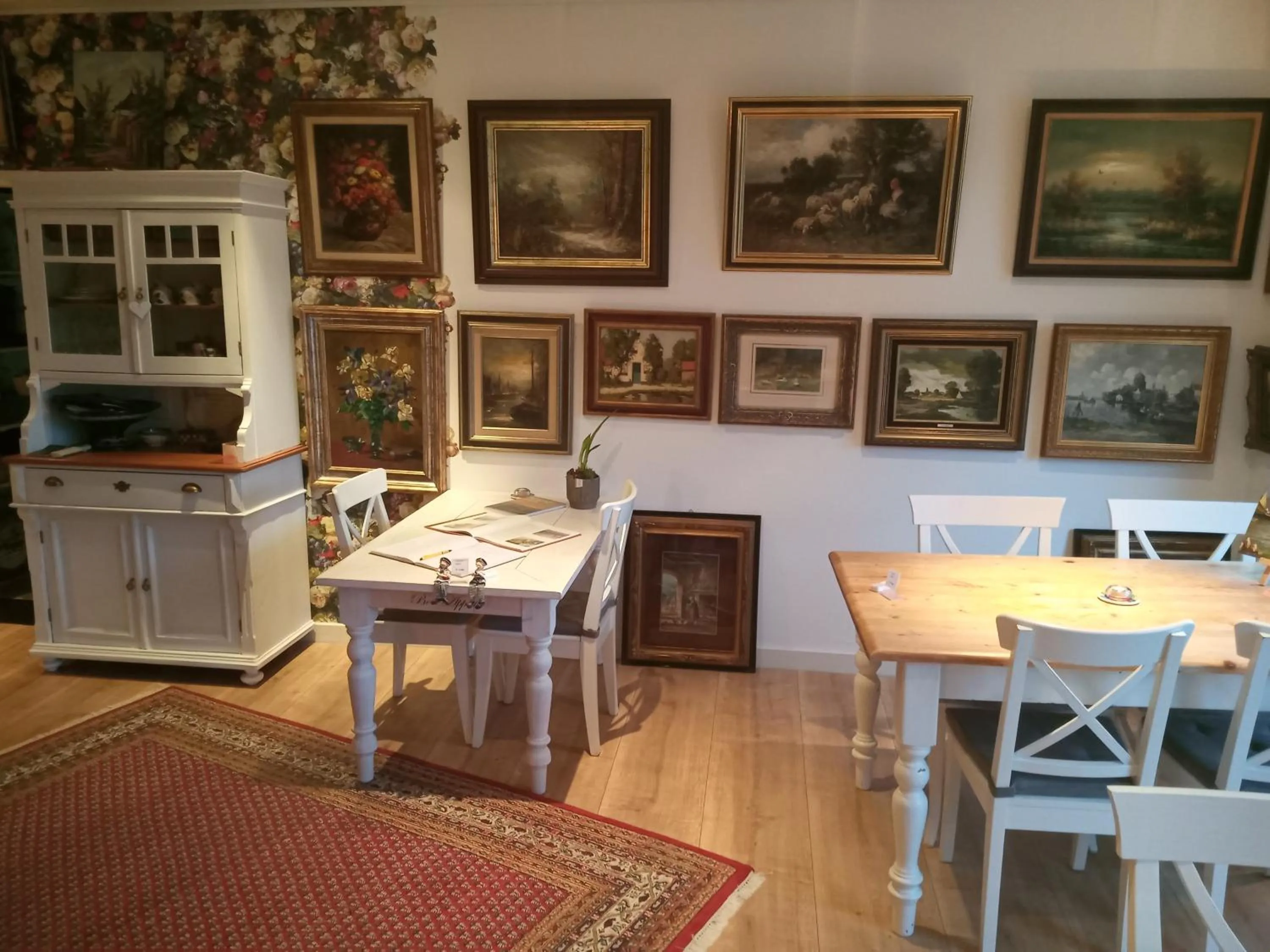 Bed & Breakfast Moments