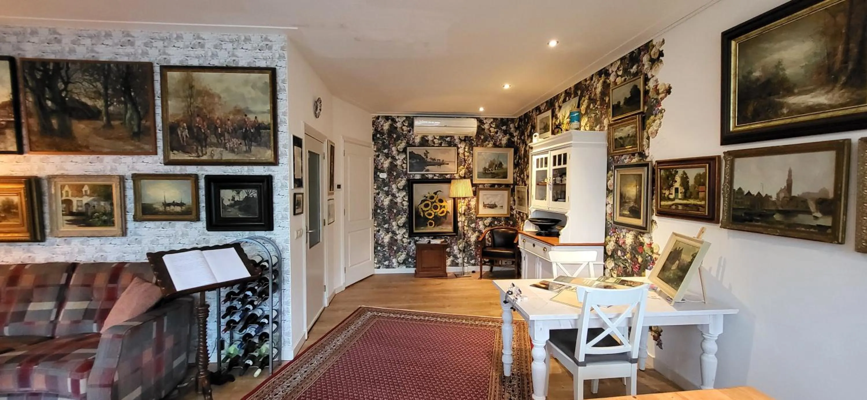 Bed & Breakfast Moments