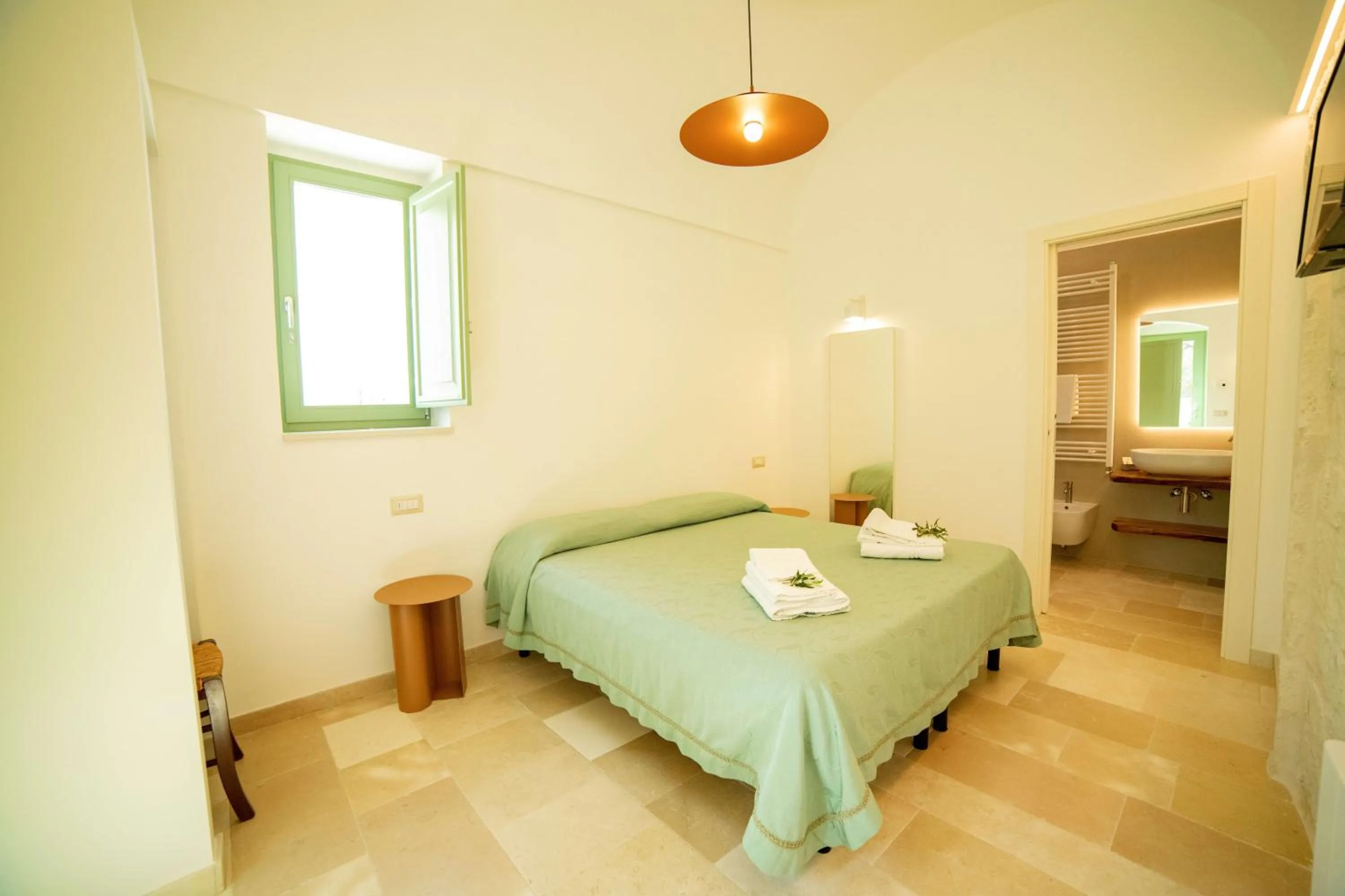 Bedroom, Bed in Coppola di Seta