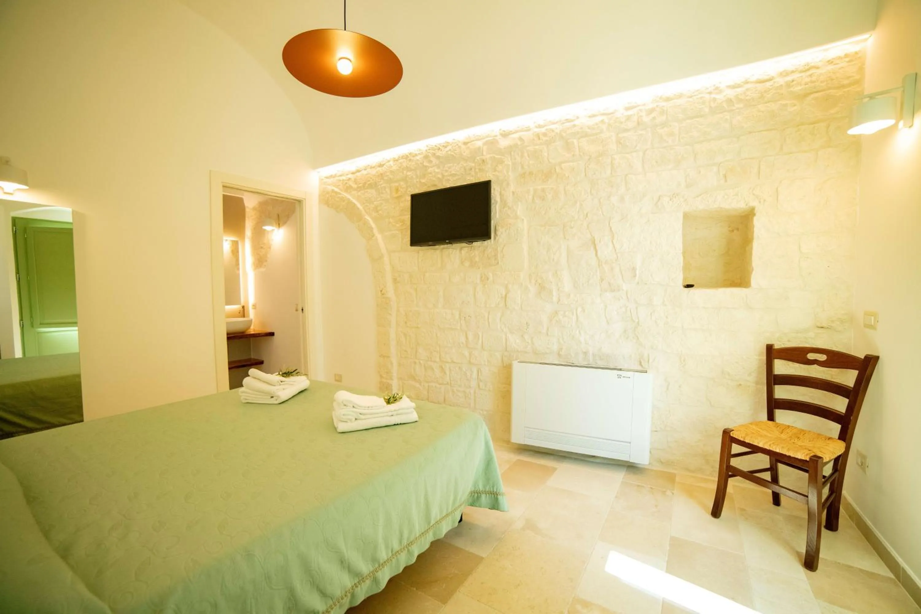 Bedroom, Bed in Coppola di Seta