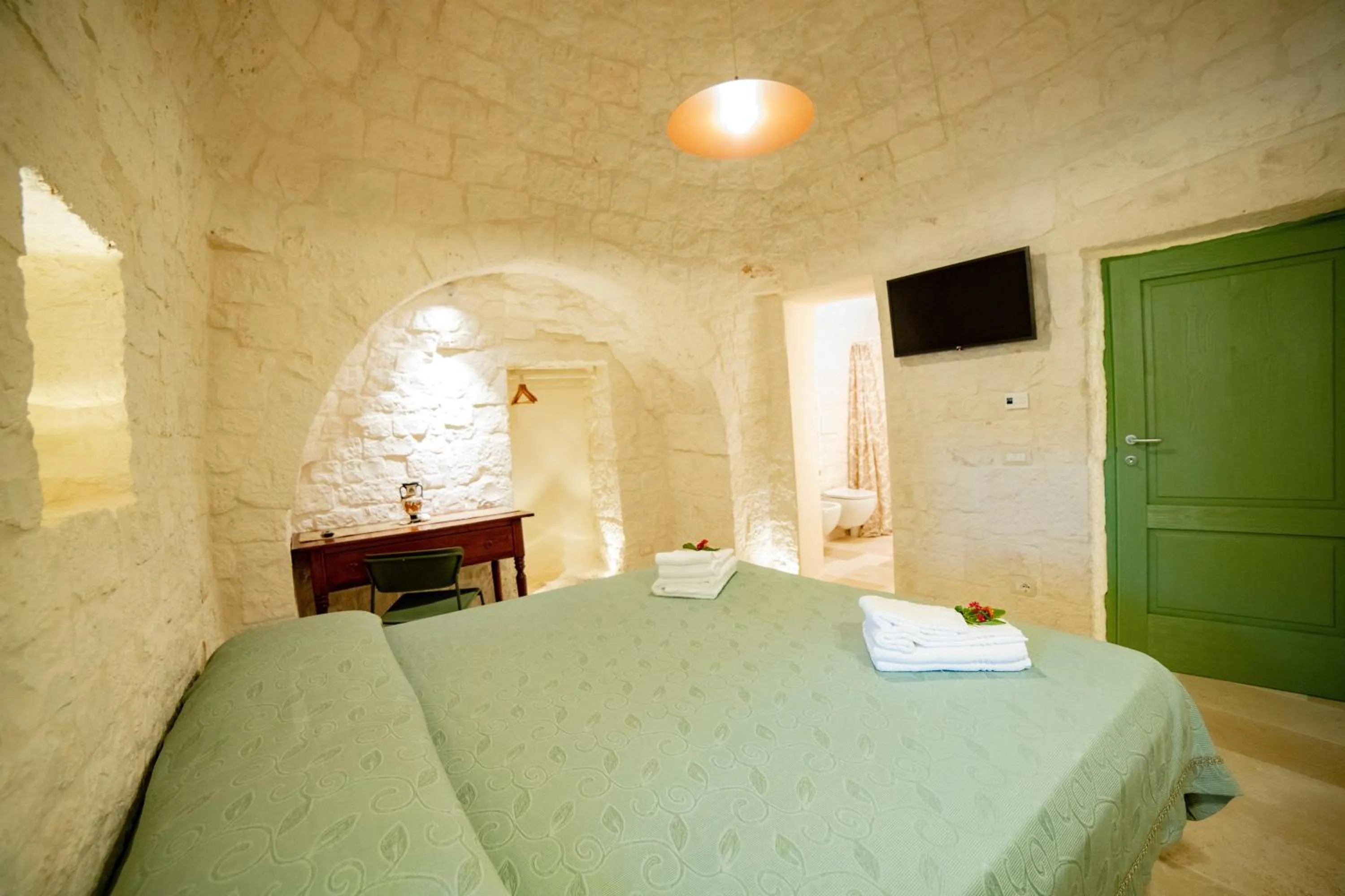 Bedroom, Bed in Coppola di Seta