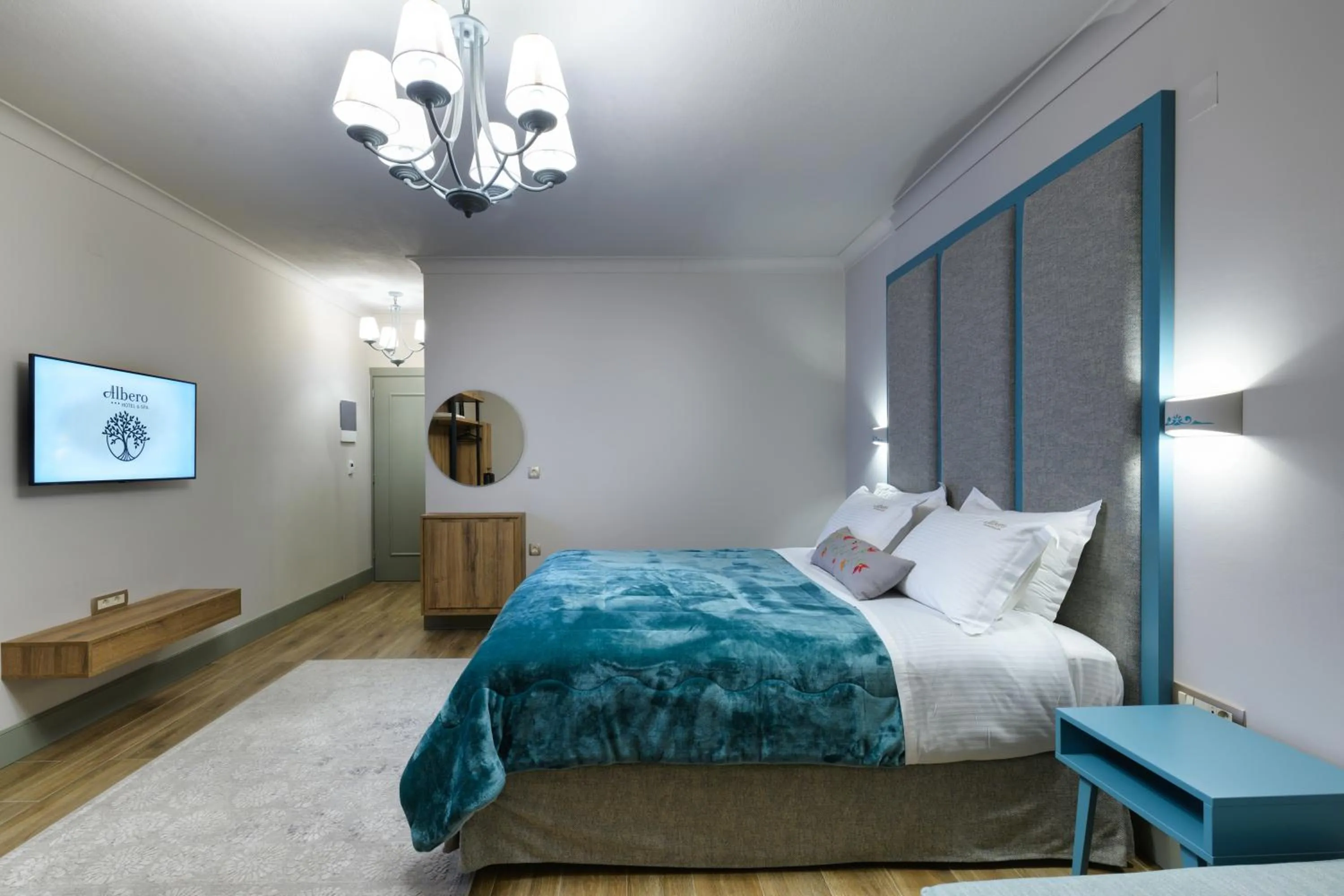 TV and multimedia in Álbero Hotel