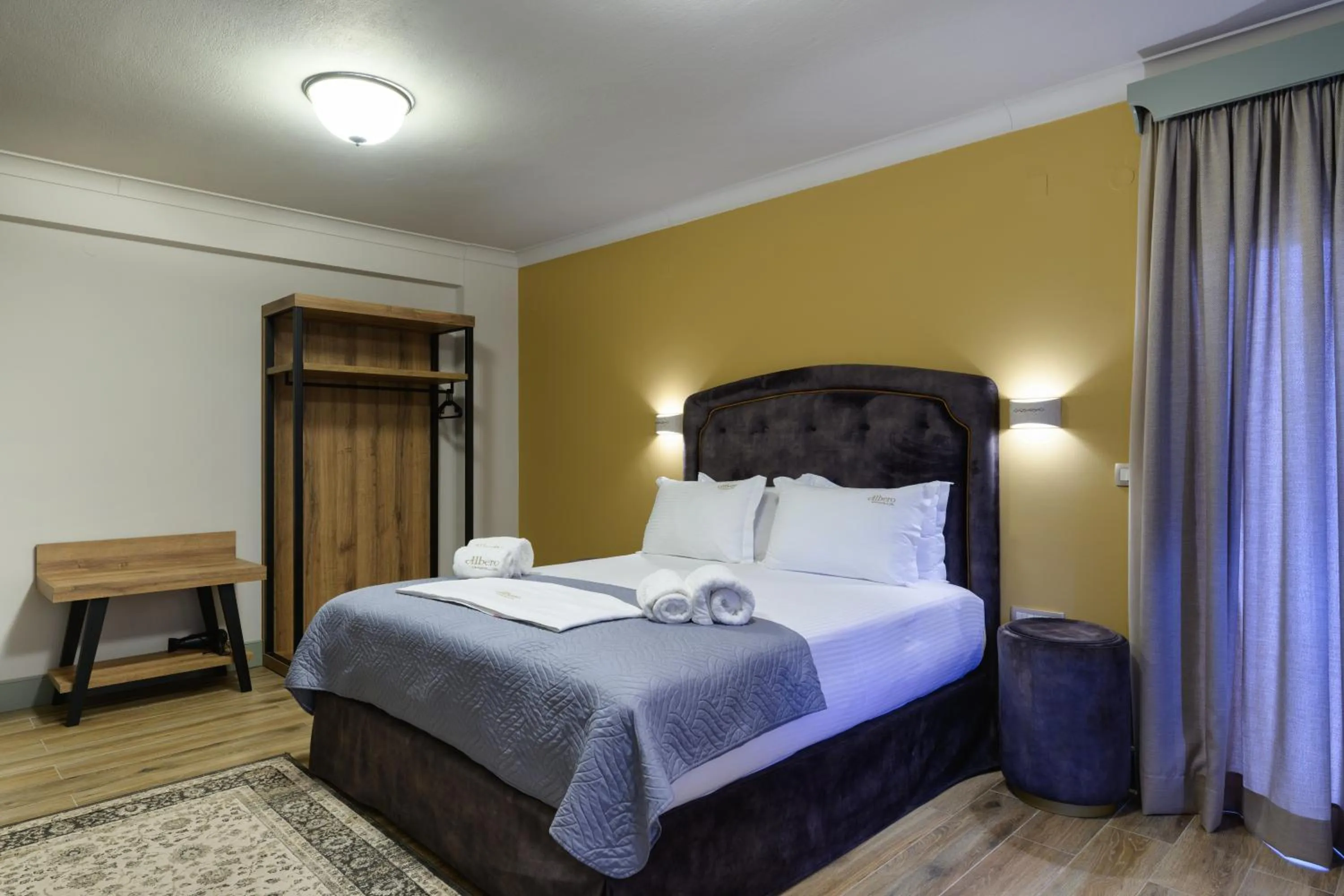 Bedroom in Álbero Hotel